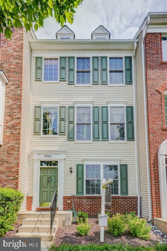 Chantilly, VA 20152,42846 SMALLWOOD TER