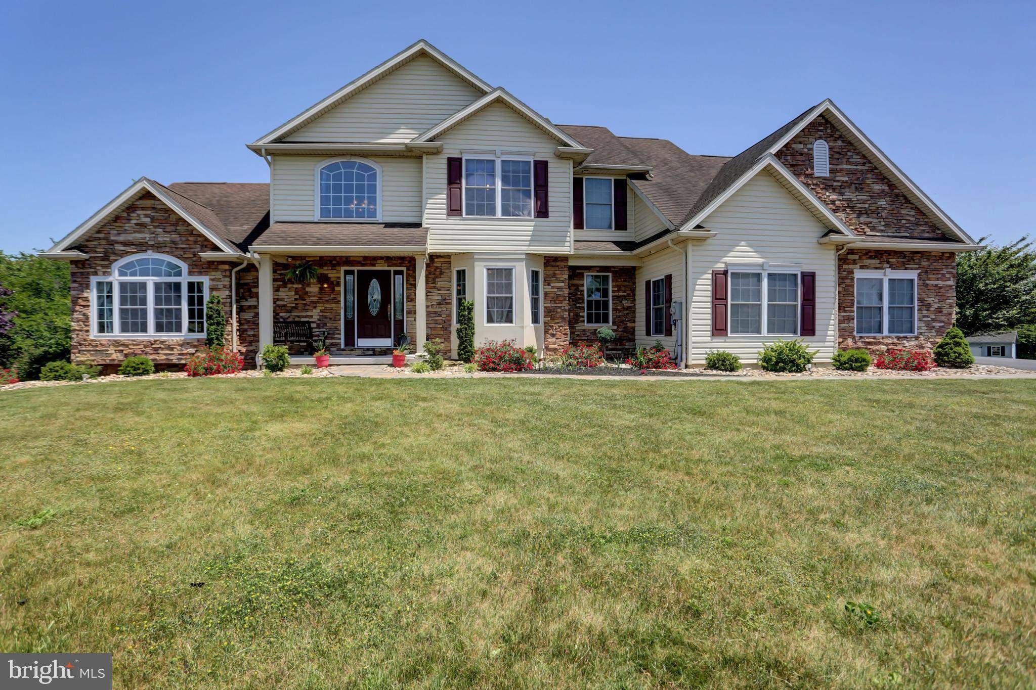 Chambersburg, PA 17202,811 BURDOCK CT