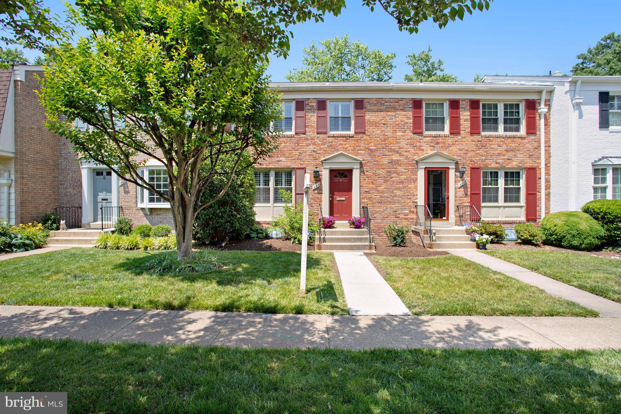 Mclean, VA 22101,1584 DUNTERRY PL