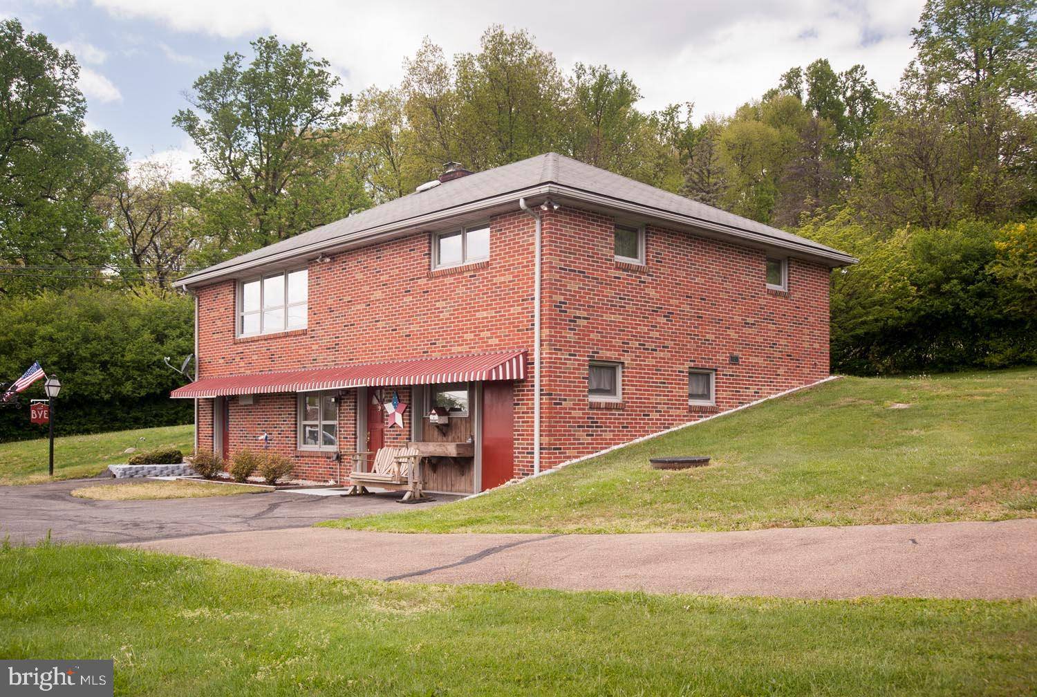 Quarryville, PA 17566,991-A LANCASTER PIKE