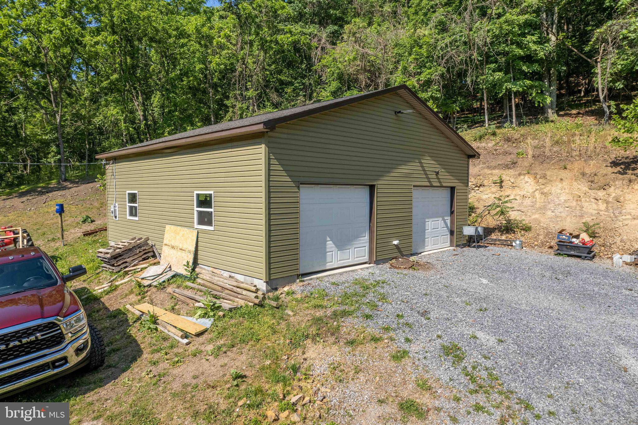 Hedgesville, WV 25427,235 MOUNTAIN LAKE RD