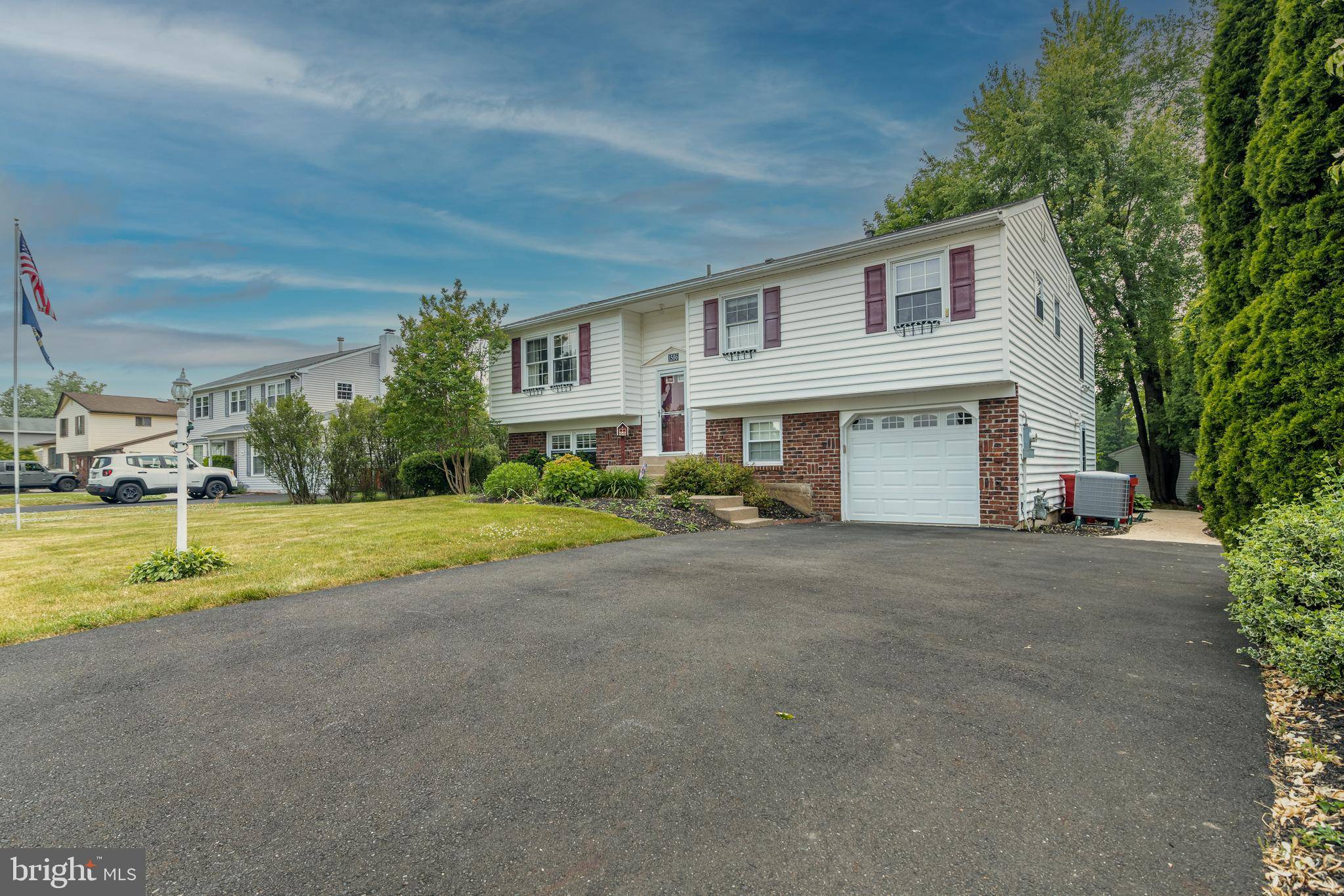 Warminster, PA 18974,1586 CAROUSEL DR