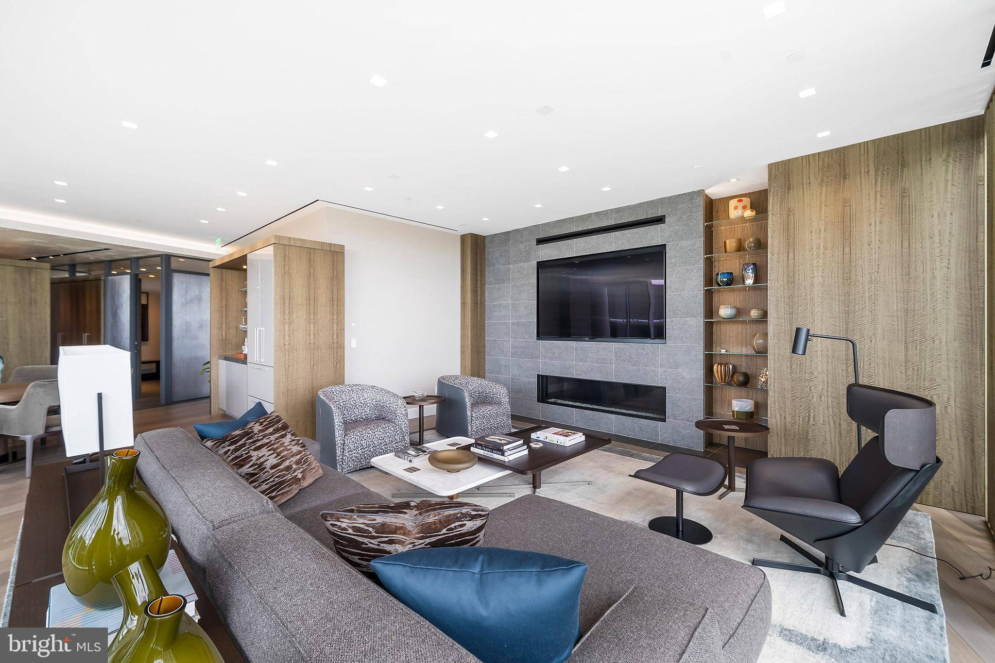Philadelphia, PA 19106,500-6 WALNUT ST #1500