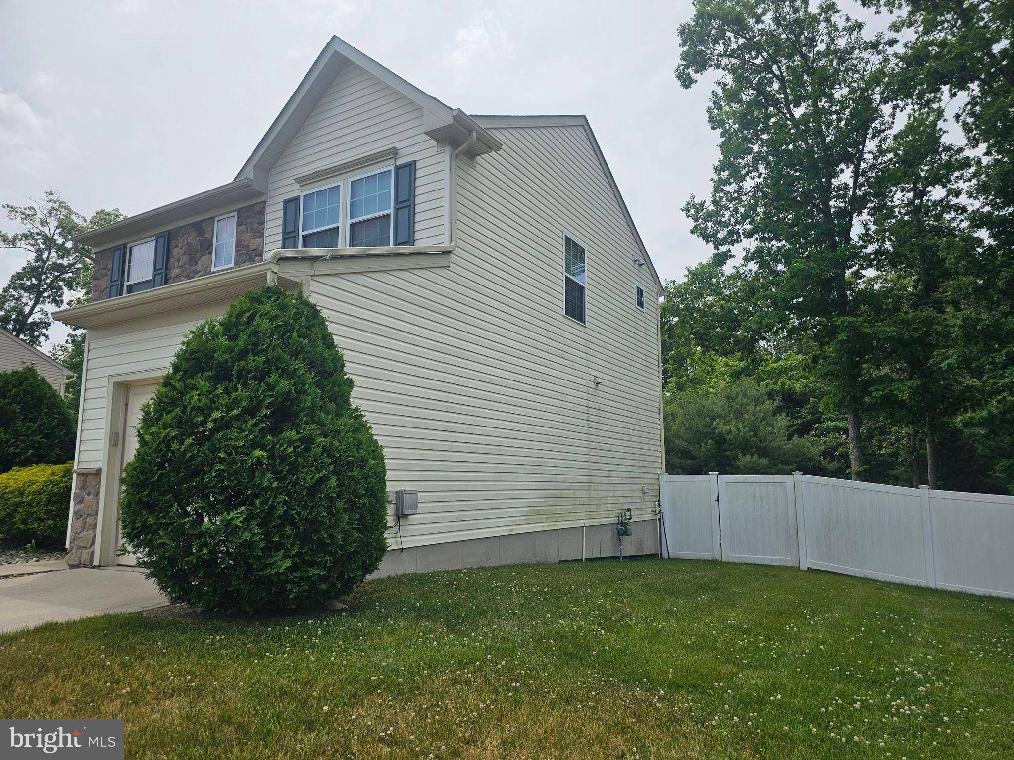 Vineland, NJ 08361,1329 CHEROKEE LN