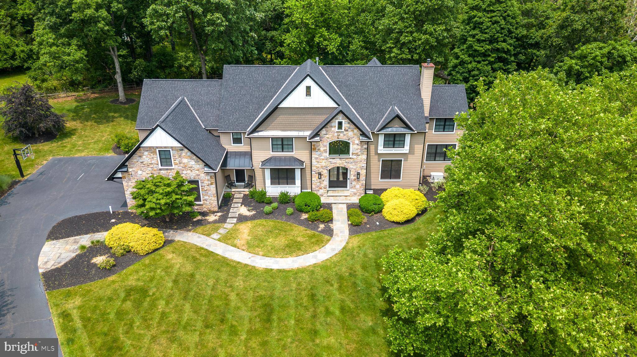 Blue Bell, PA 19422,10 DEVONSHIRES CT