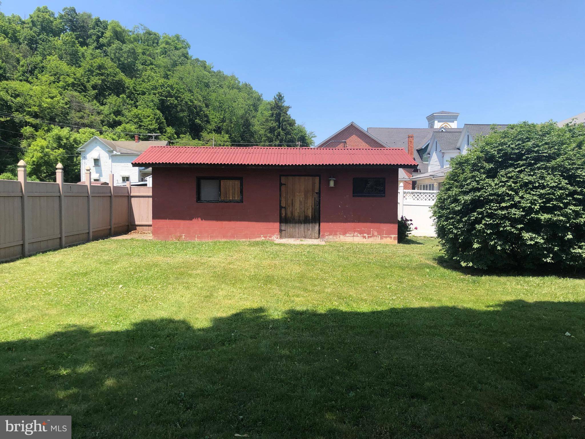 Hyndman, PA 15545,124 MAPLE ST