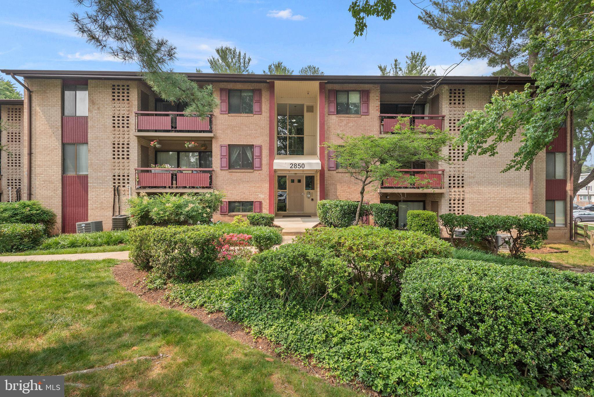 Falls Church, VA 22042,2850 DOVER LN #301