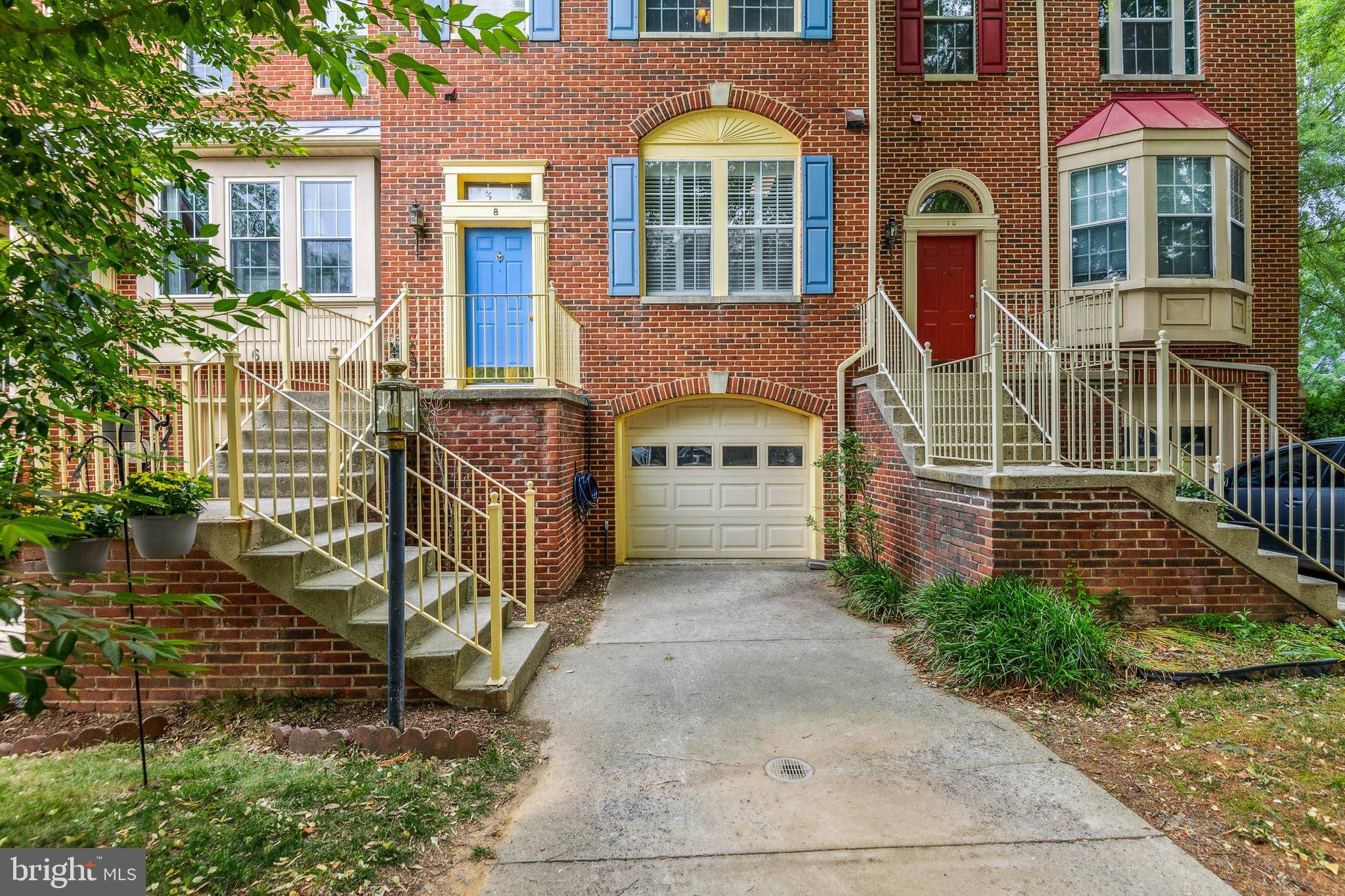 Gaithersburg, MD 20878,8 BEACON HILL WAY