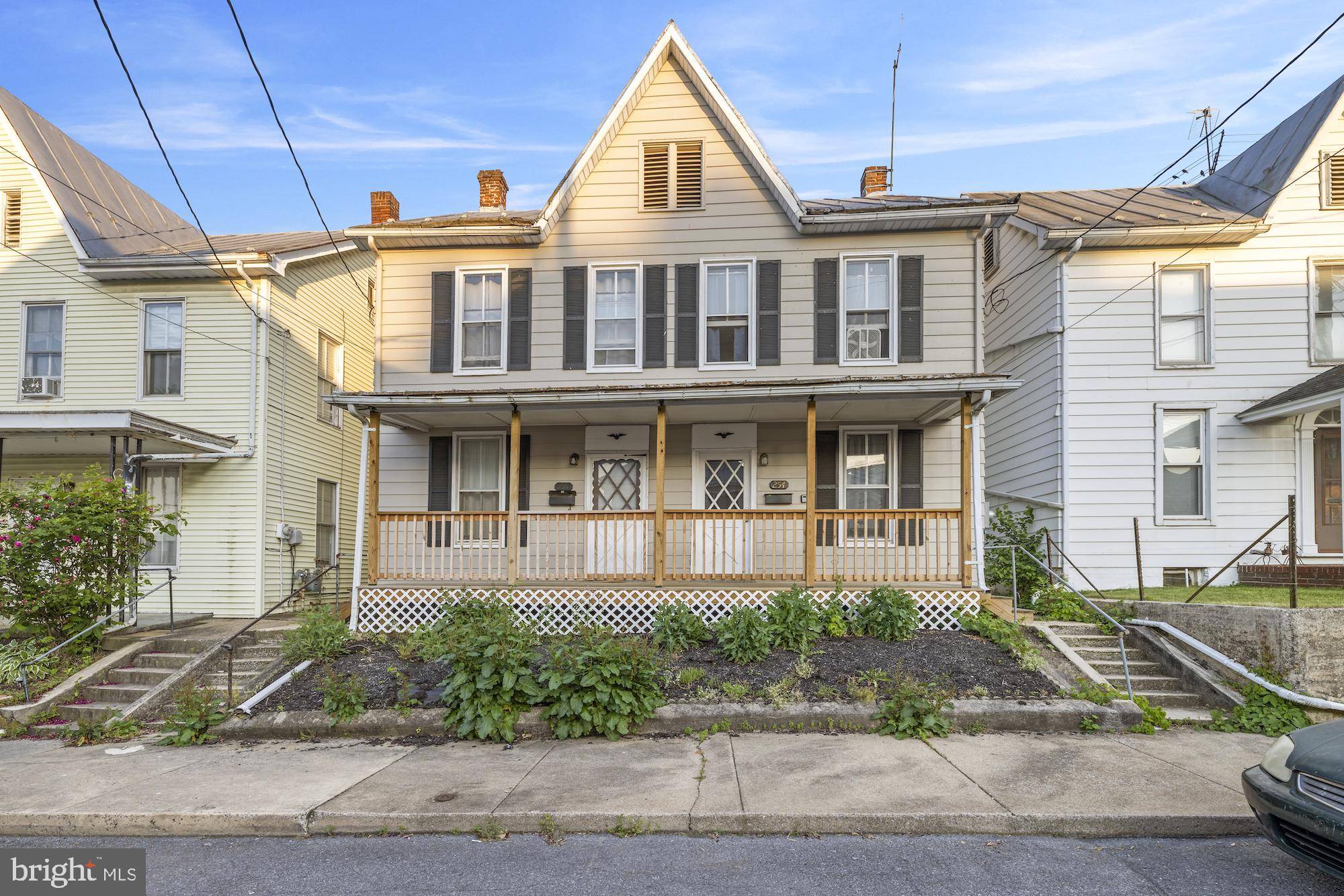 Shippensburg, PA 17257,254-256 E GARFIELD ST