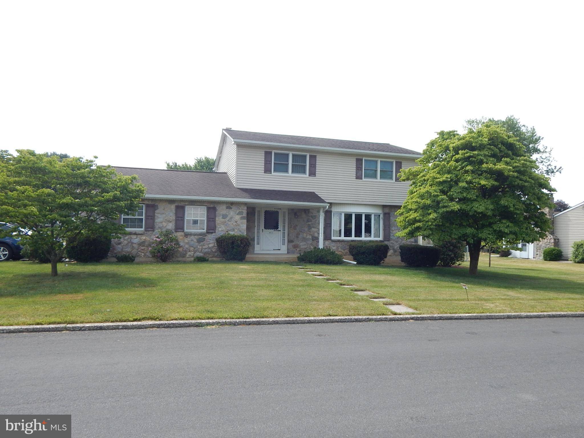 Macungie, PA 18062,7360 COLUMBINE RD