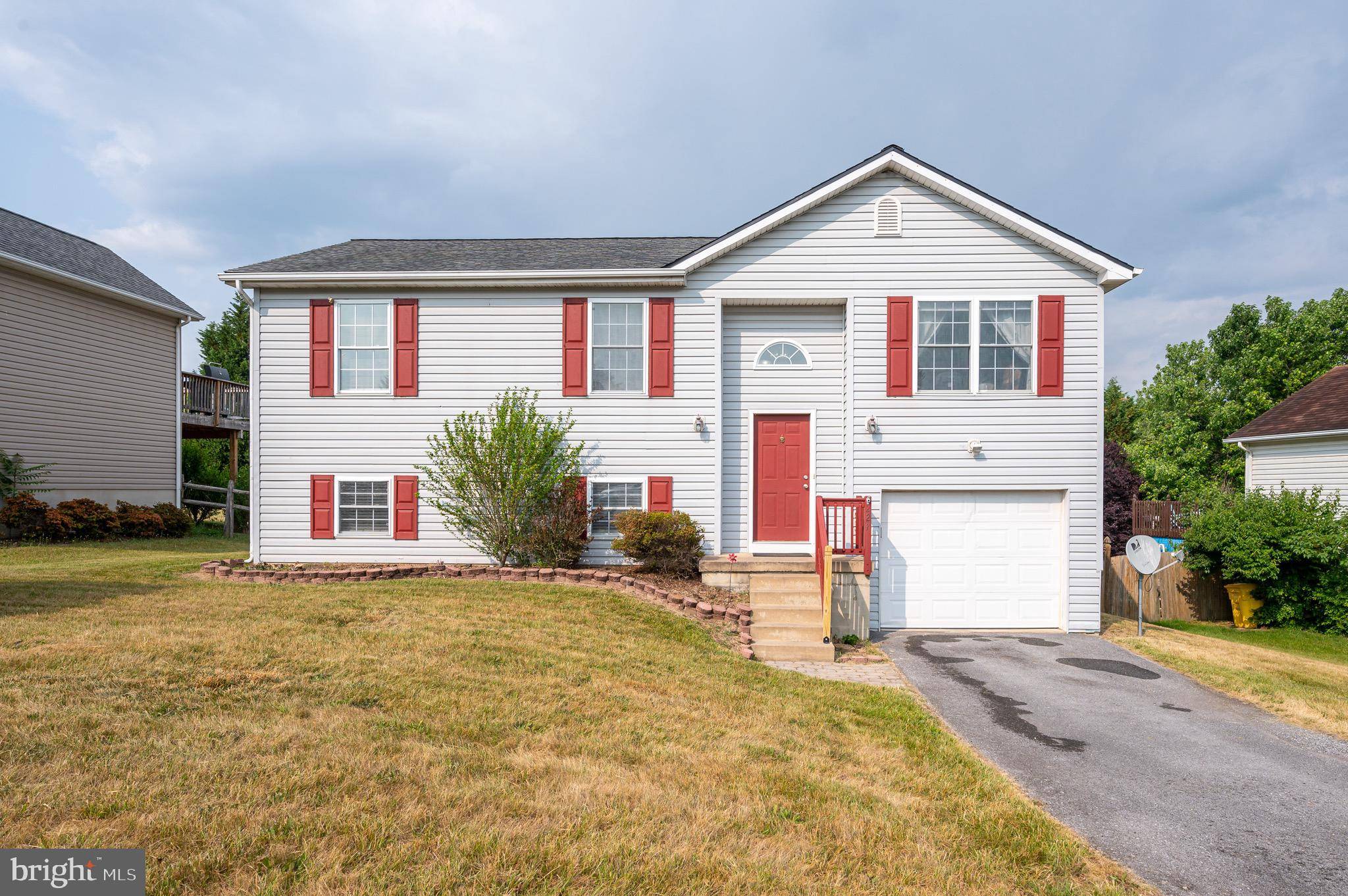 Martinsburg, WV 25404,227 MOONLIGHT LN