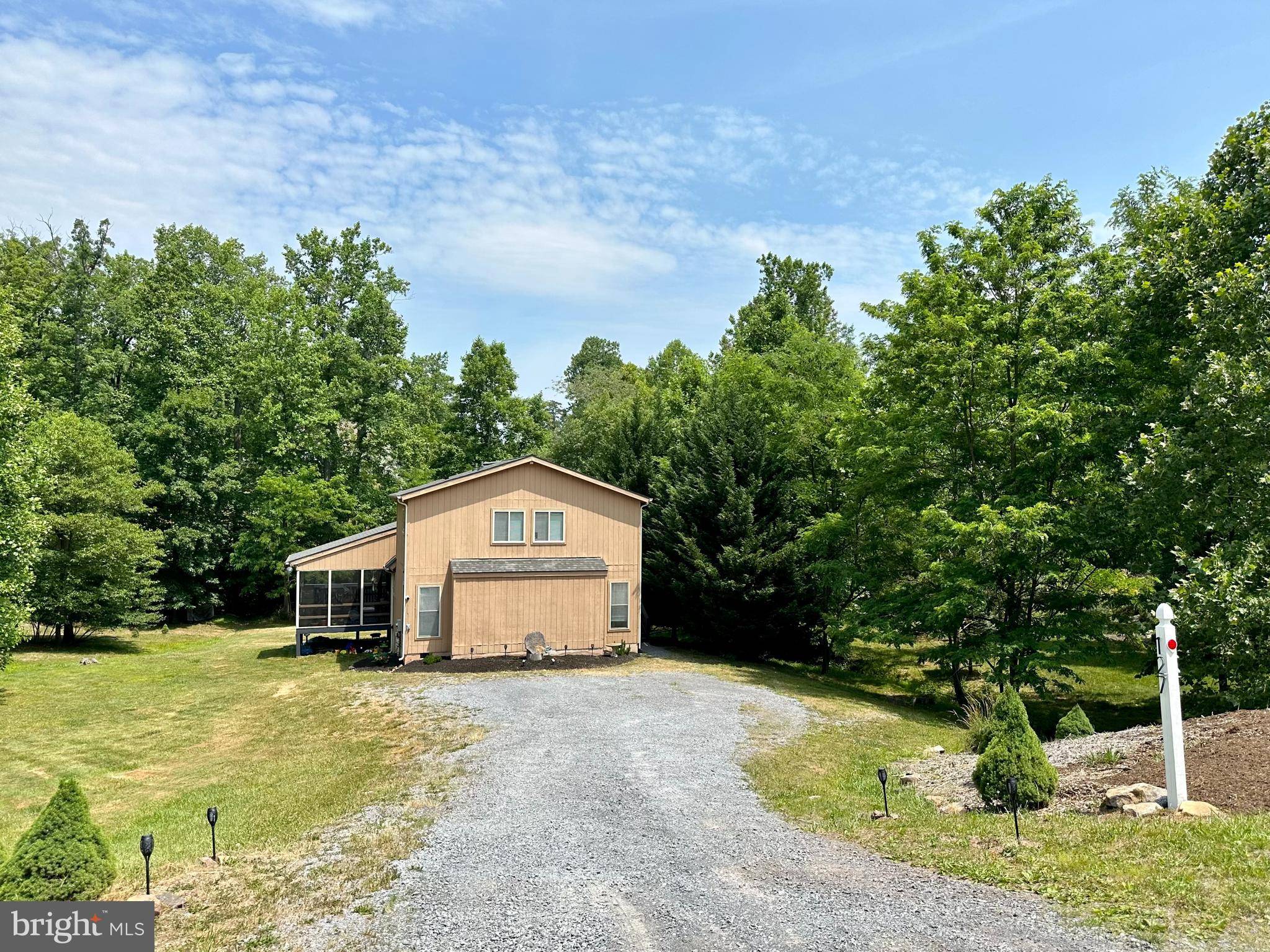 Hedgesville, WV 25427,127 WAMPUM LN