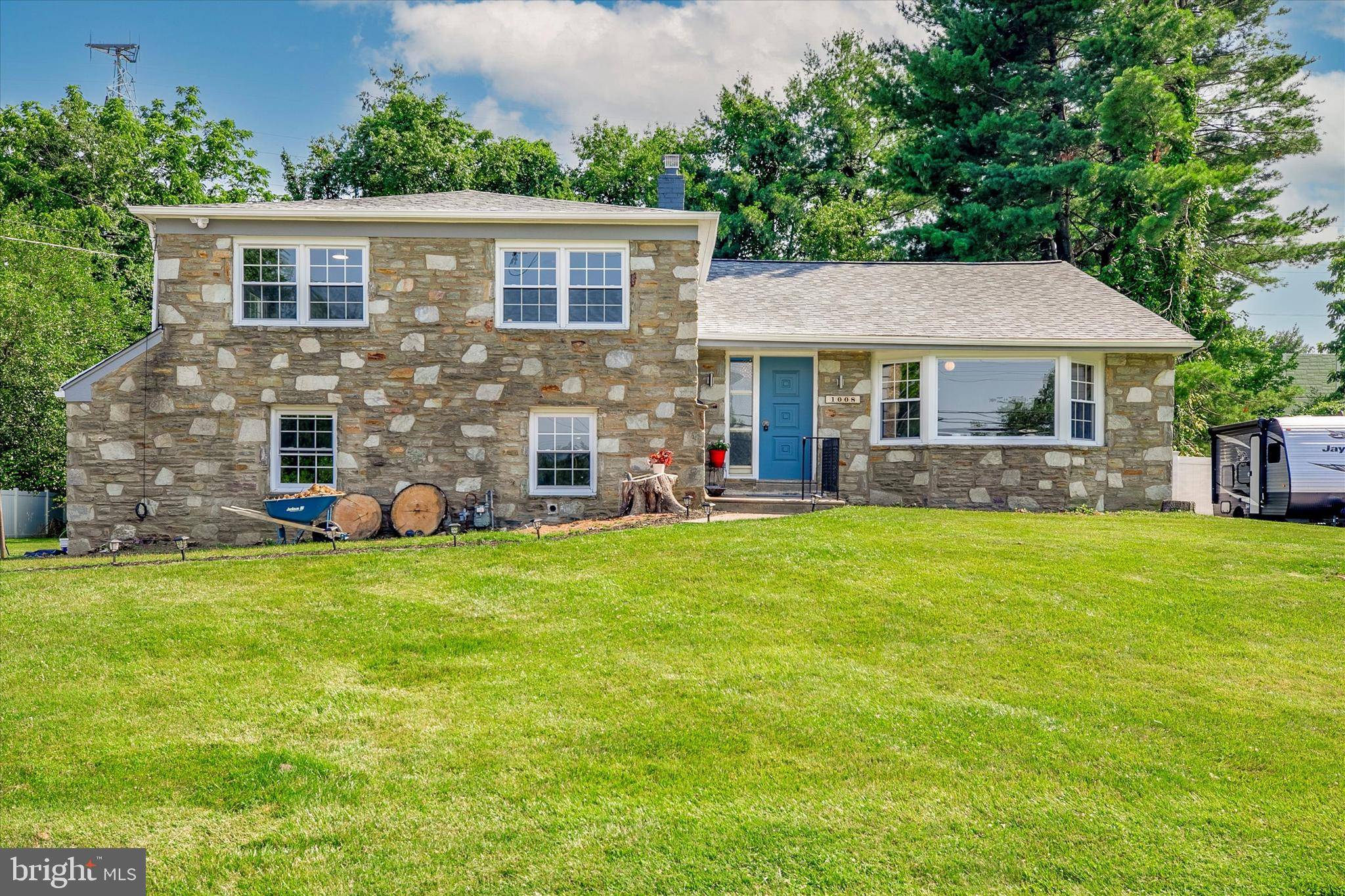 Oreland, PA 19075,1008 SUMMIT LN