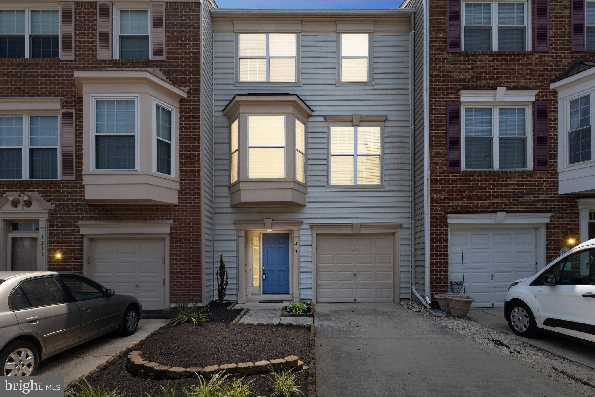 Herndon, VA 20170,1213 CYPRESS TREE PL