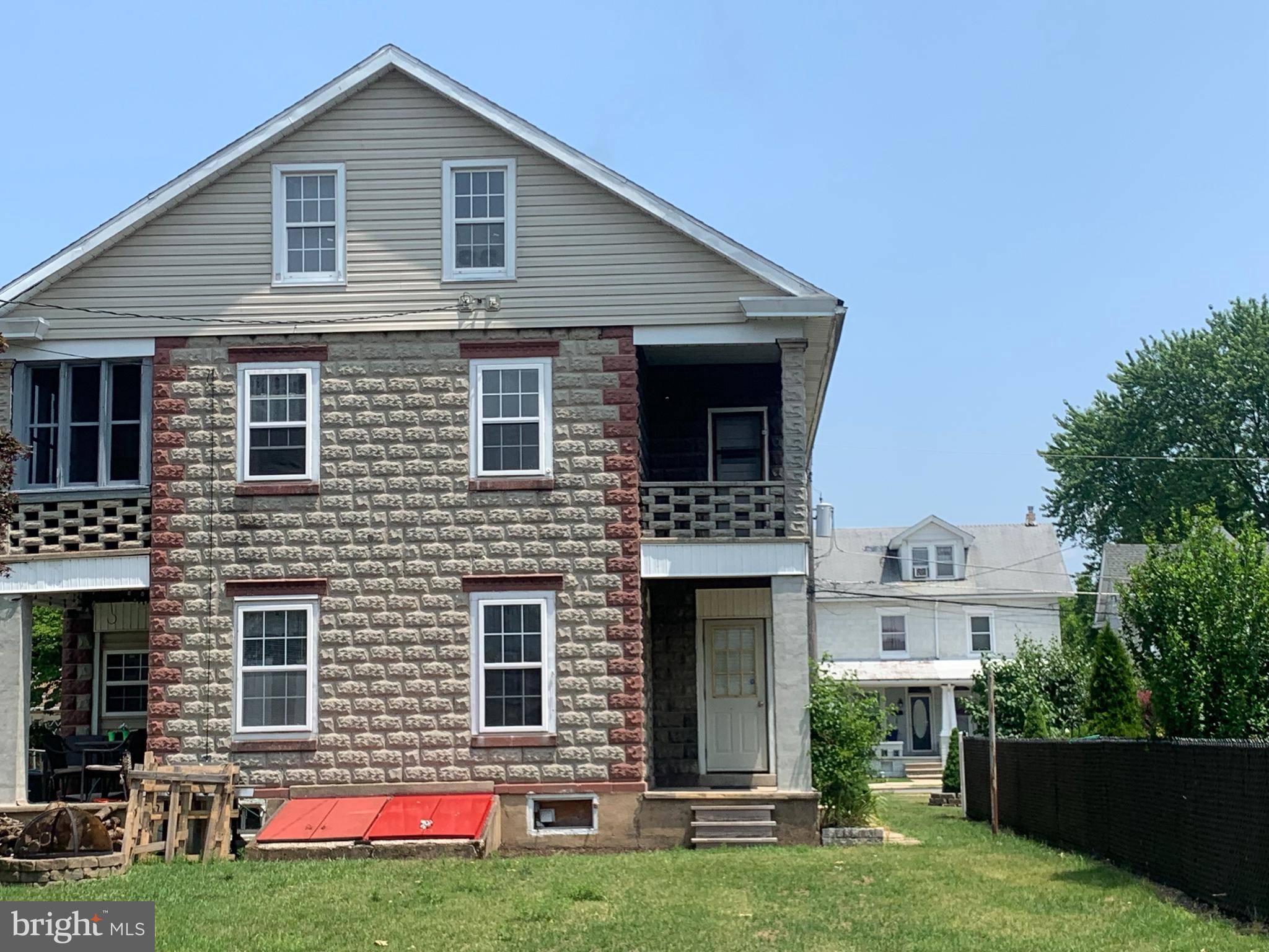 Lehighton, PA 18235,37 2ND AVE