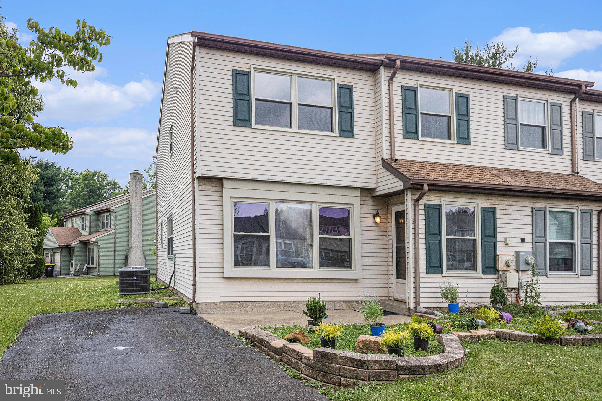 Horsham, PA 19044,1 CARRIAGE DR