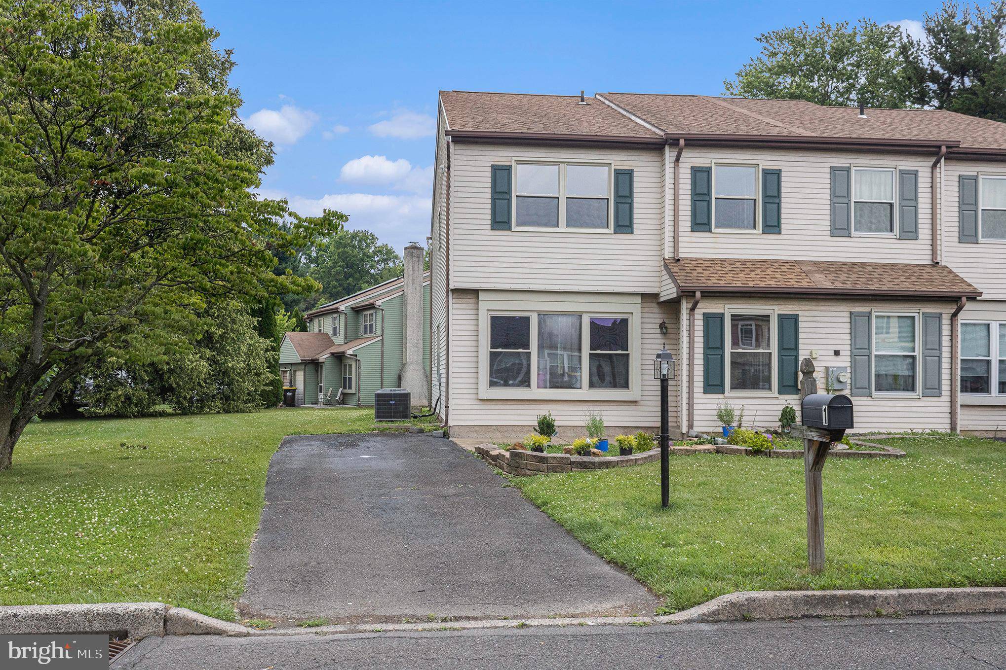 Horsham, PA 19044,1 CARRIAGE DR