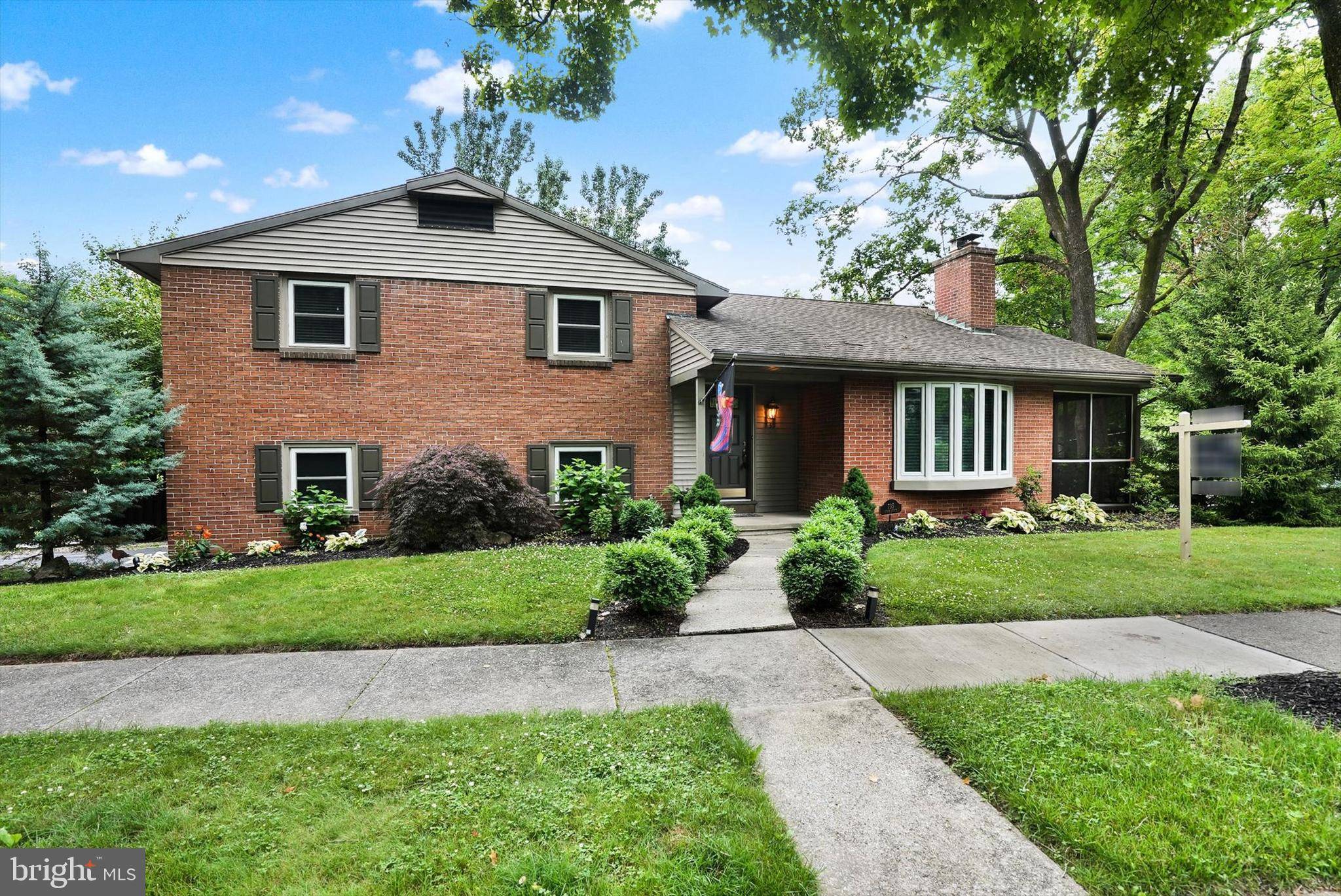 Wyomissing, PA 19610,735 LYNNE AVE