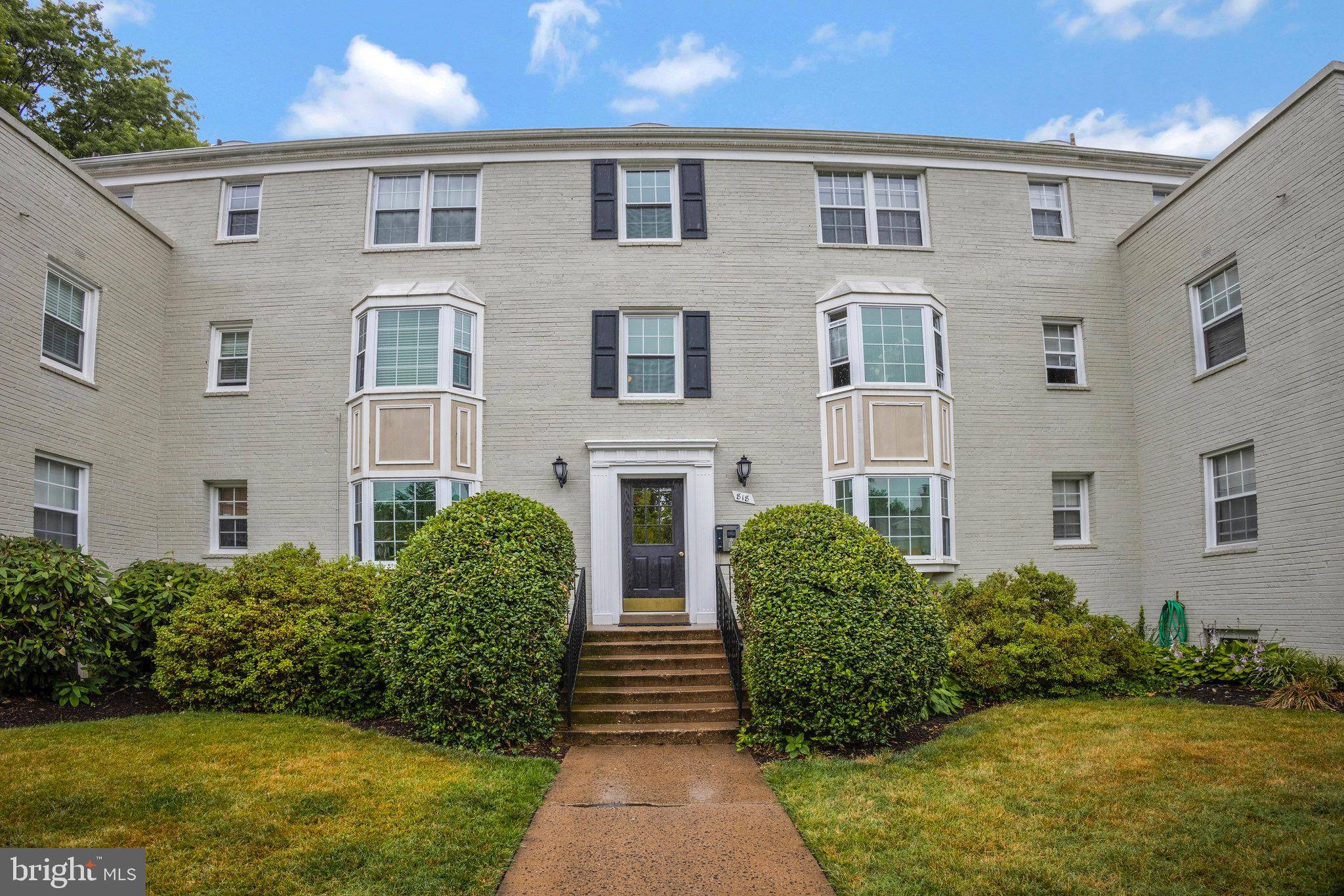 Arlington, VA 22204,818 S ARLINGTON MILL DR #4-102