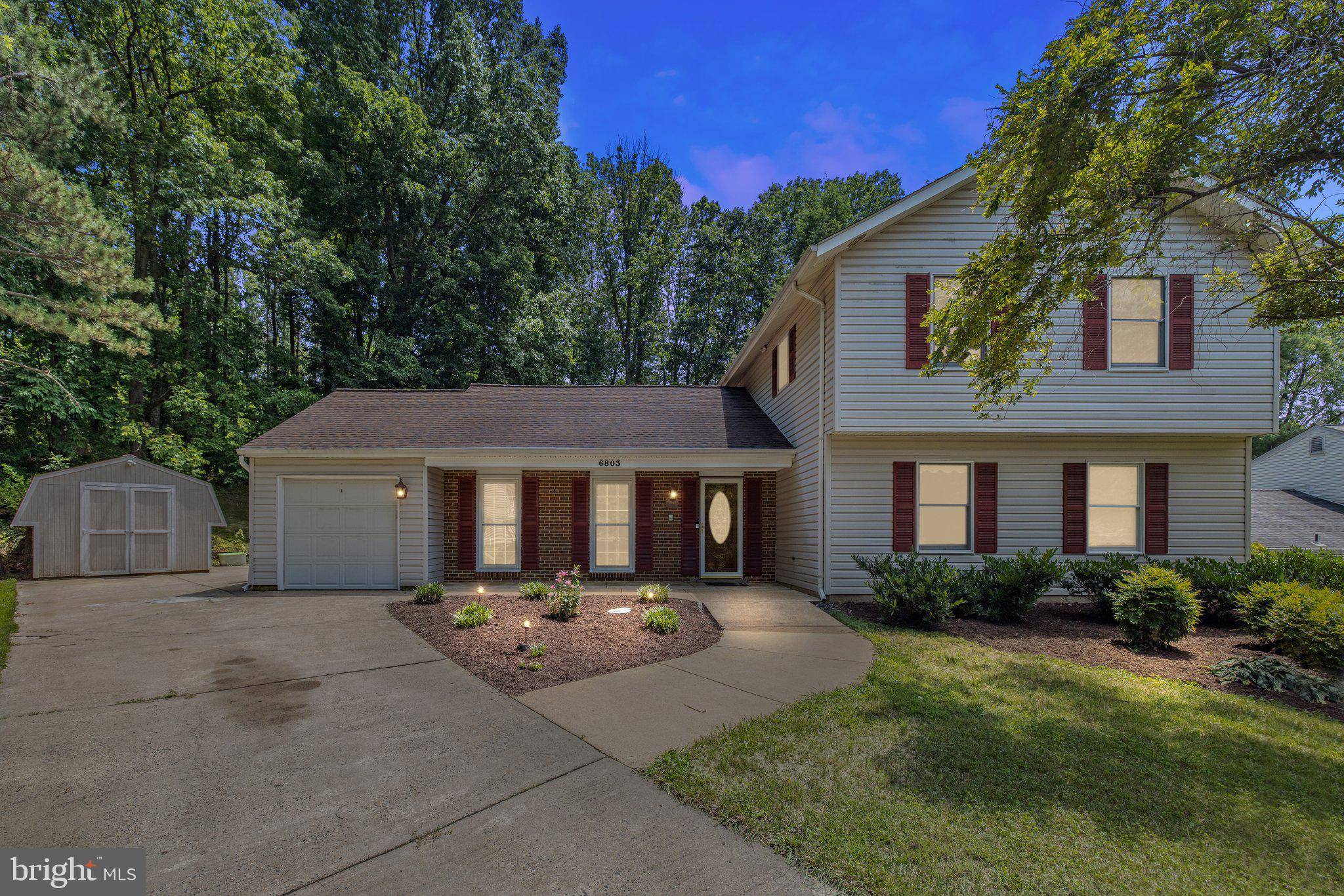 Alexandria, VA 22306,6803 MOON ROCK CT