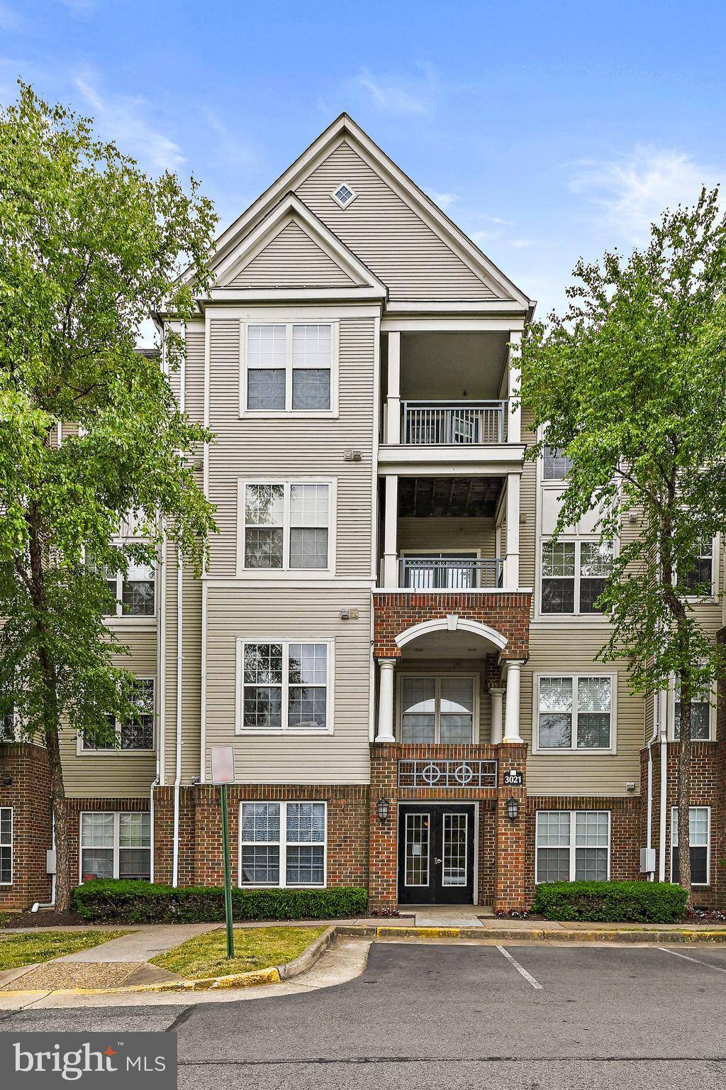 Falls Church, VA 22042,3021 NICOSH CIR #1307