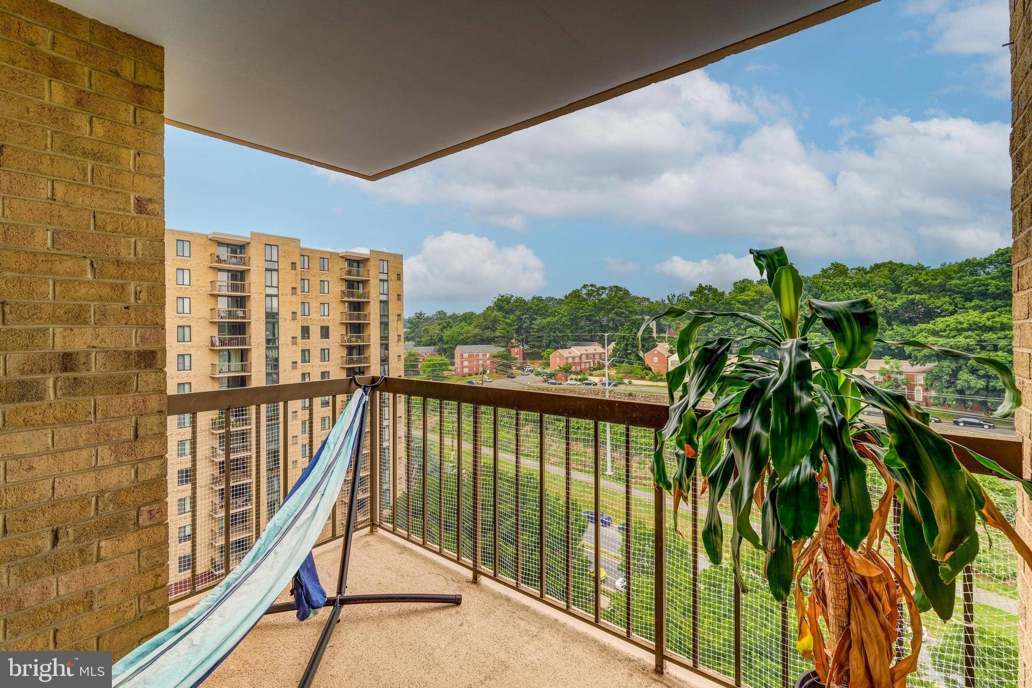 Arlington, VA 22204,4500 S FOUR MILE RUN DR #931