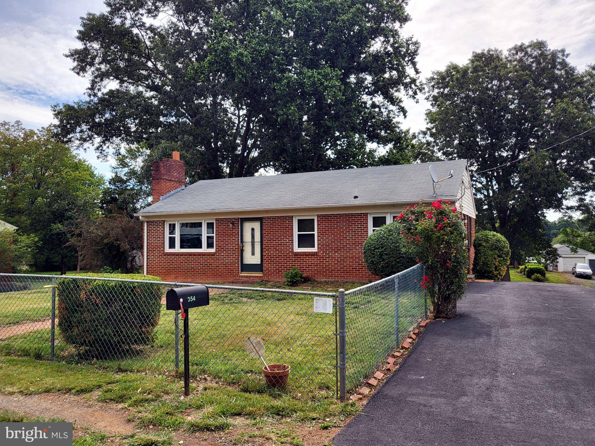 Ruckersville, VA 22968,354 LOCUST LN