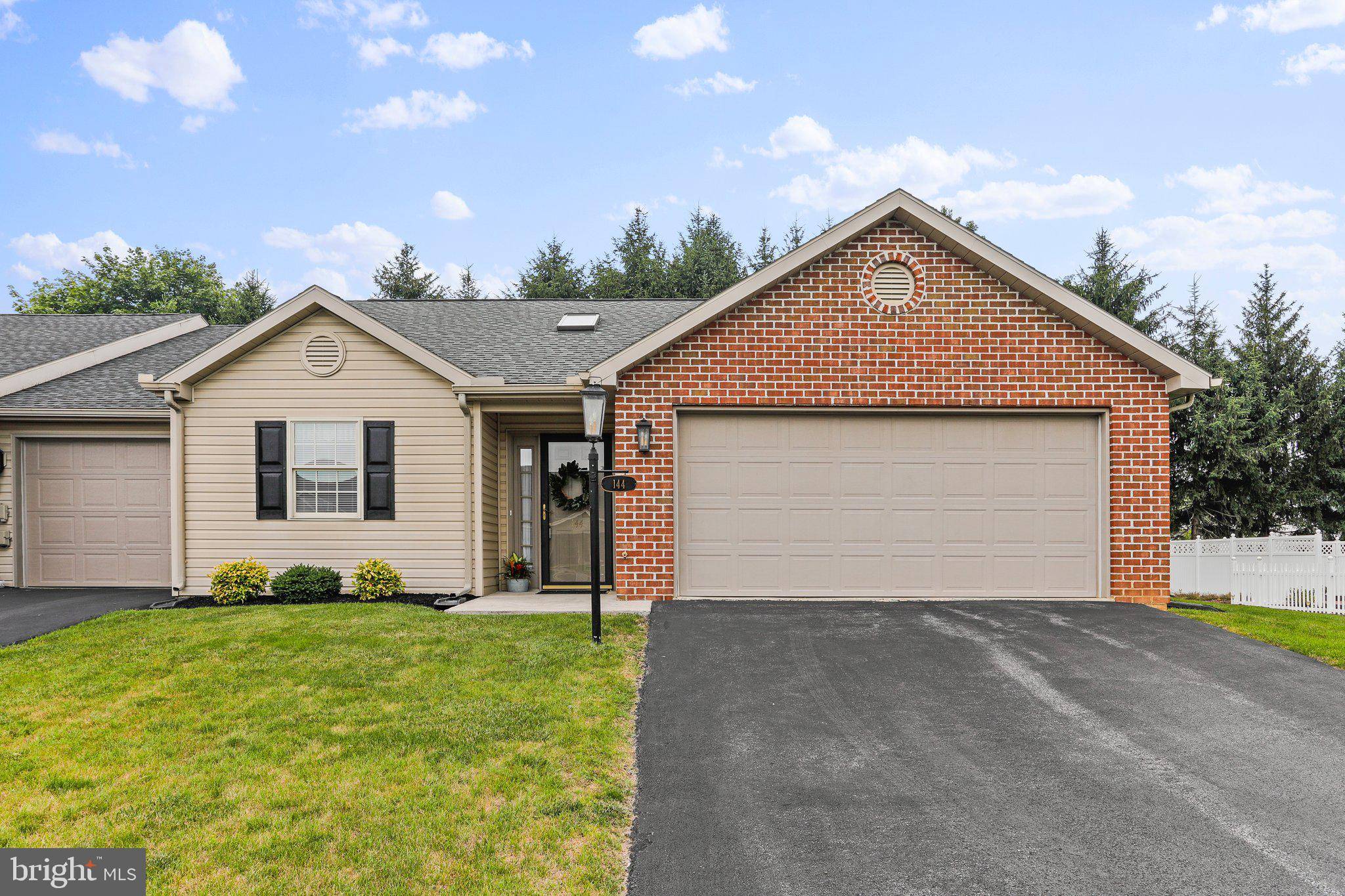 Chambersburg, PA 17201,144 SEQUOIA COURT #34