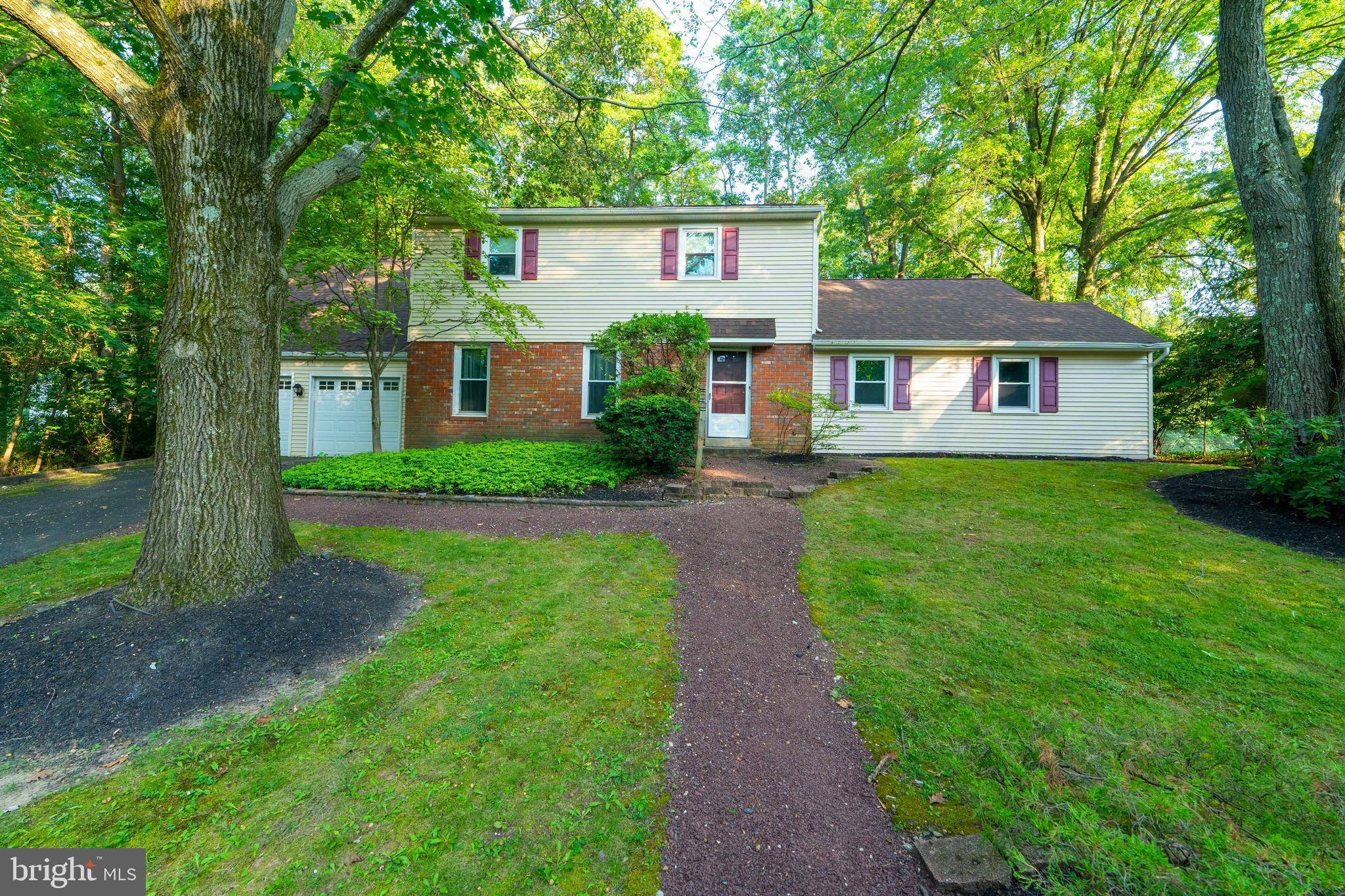 Southampton, PA 18966,685 BUCKSTONE DR