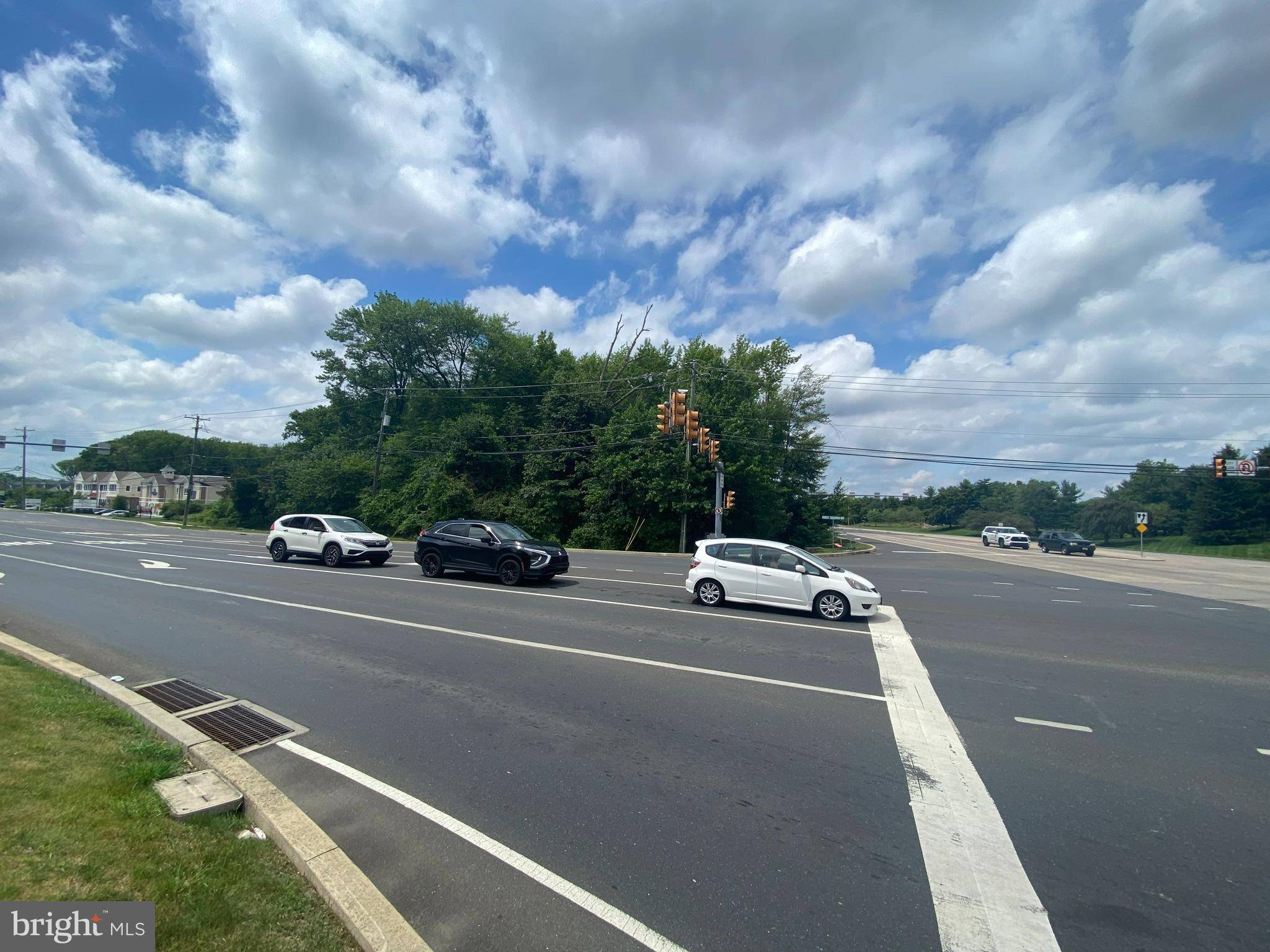 Yardley, PA 19067,0 OXFORD VALLEY RD
