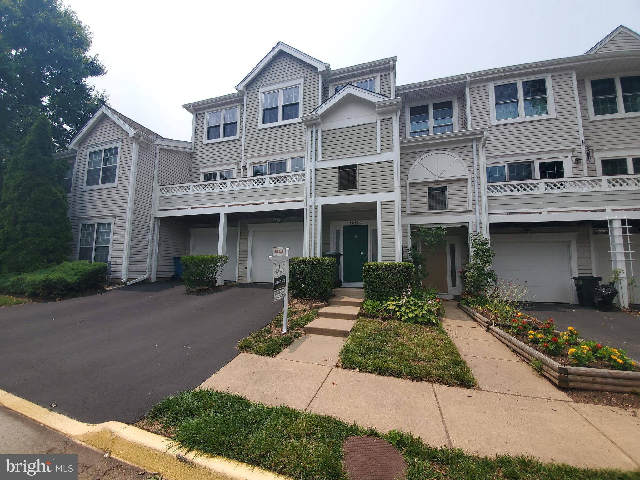 Centreville, VA 20120,14403 GLENCREST CIR #106