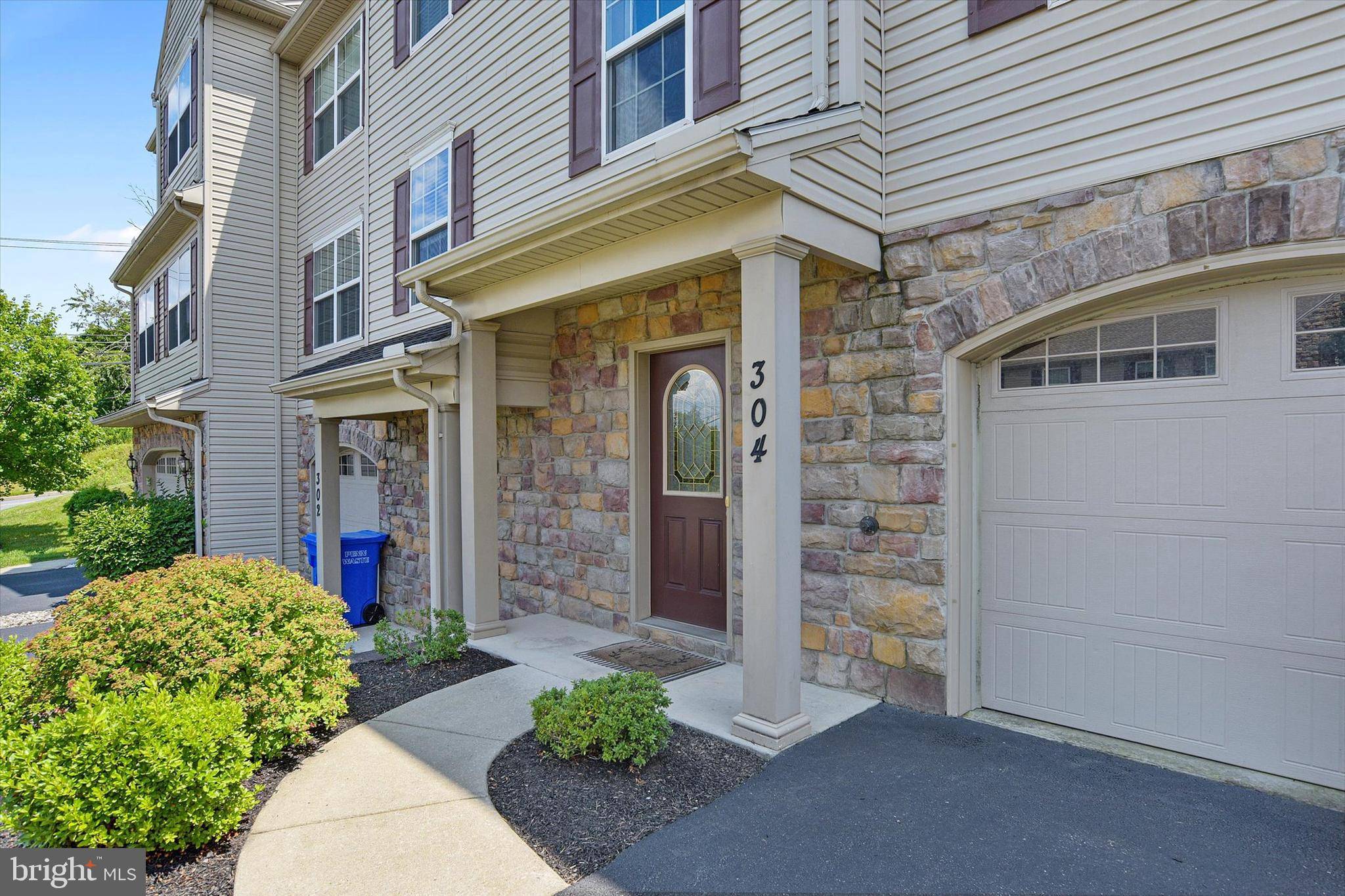 New Cumberland, PA 17070,304 WEATHERSTONE DR