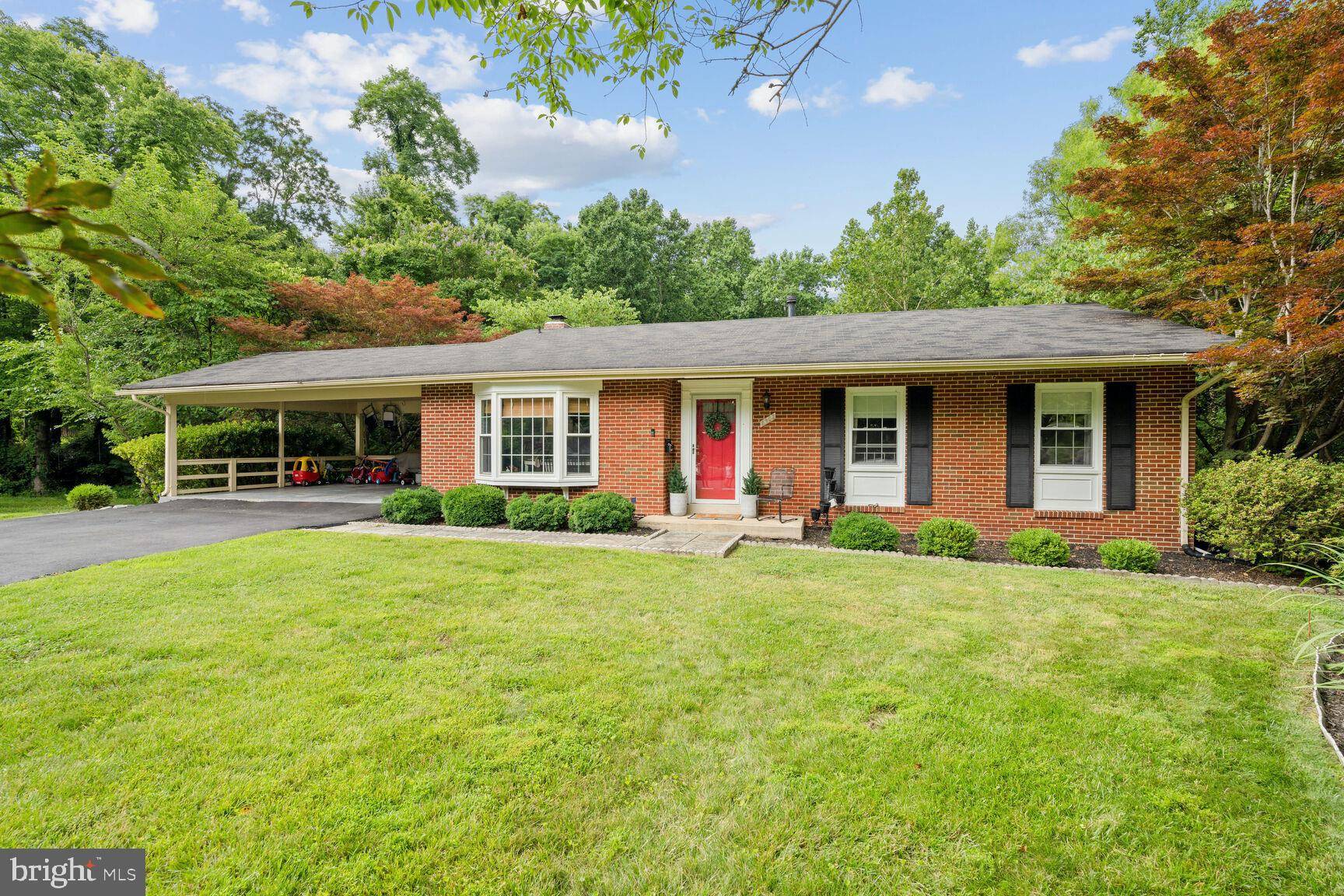 Annandale, VA 22003,8502 GEORGIAN PL