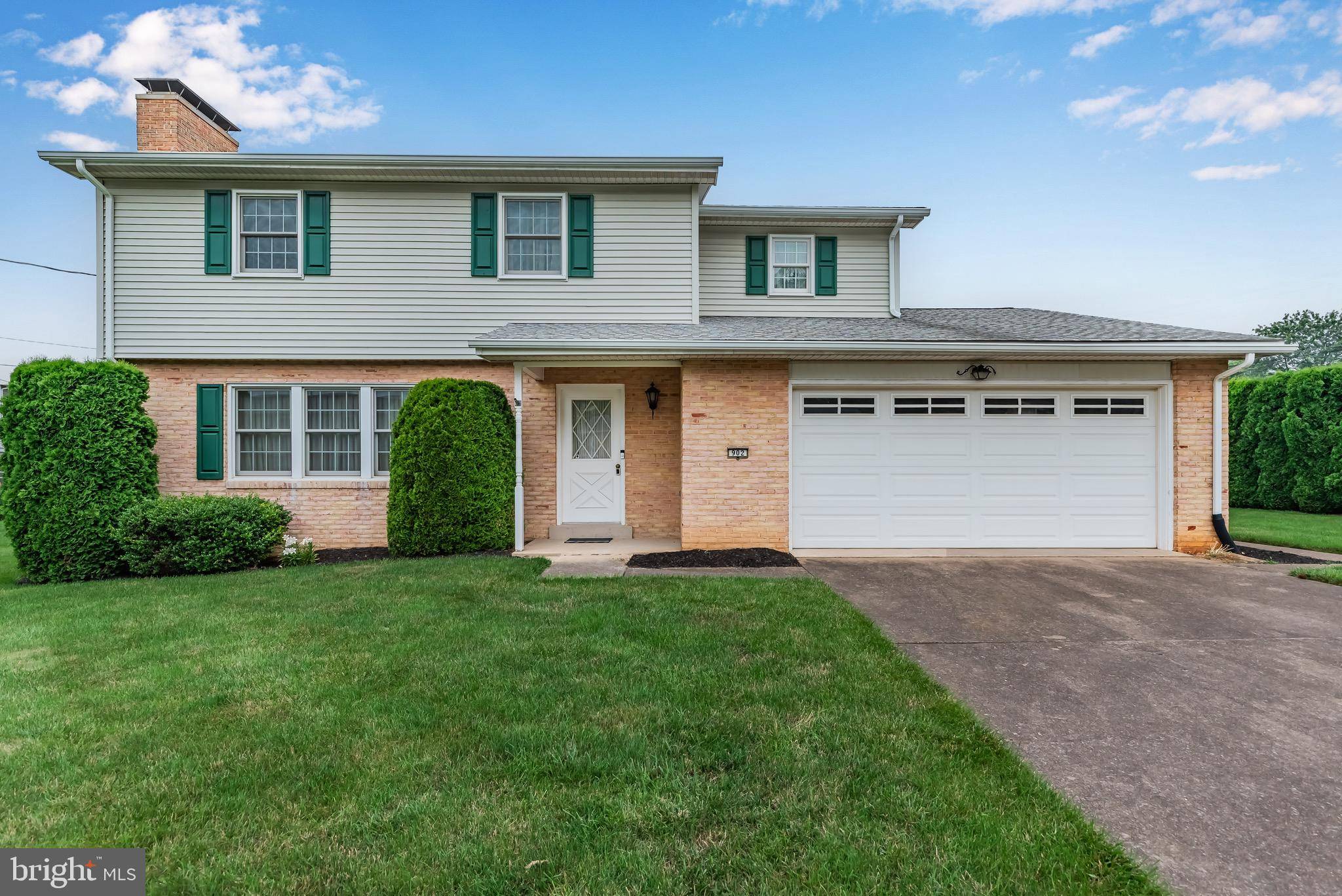 Mechanicsburg, PA 17055,902 SPRING CIR