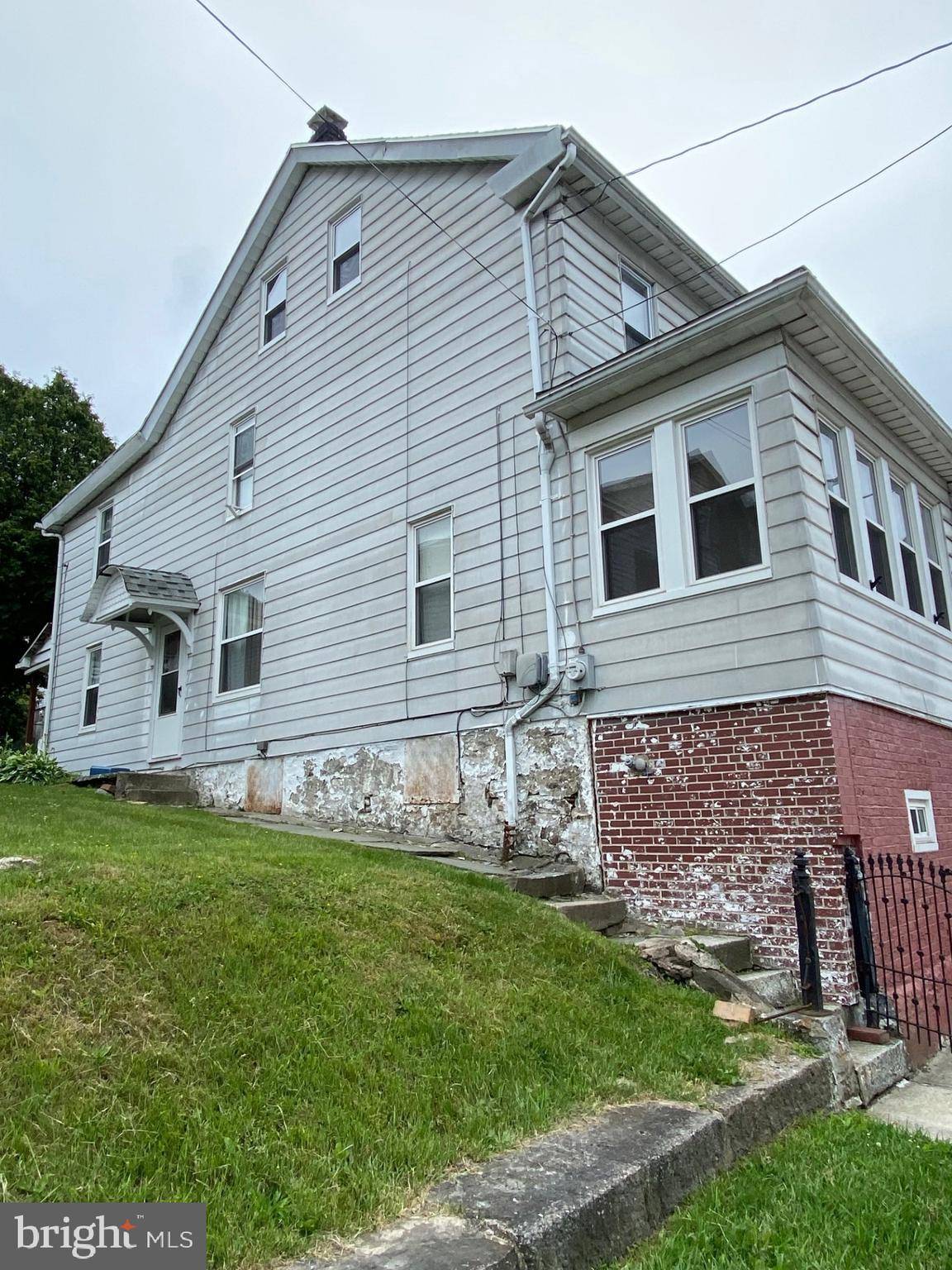 Lansford, PA 18232,214 W ABBOTT ST