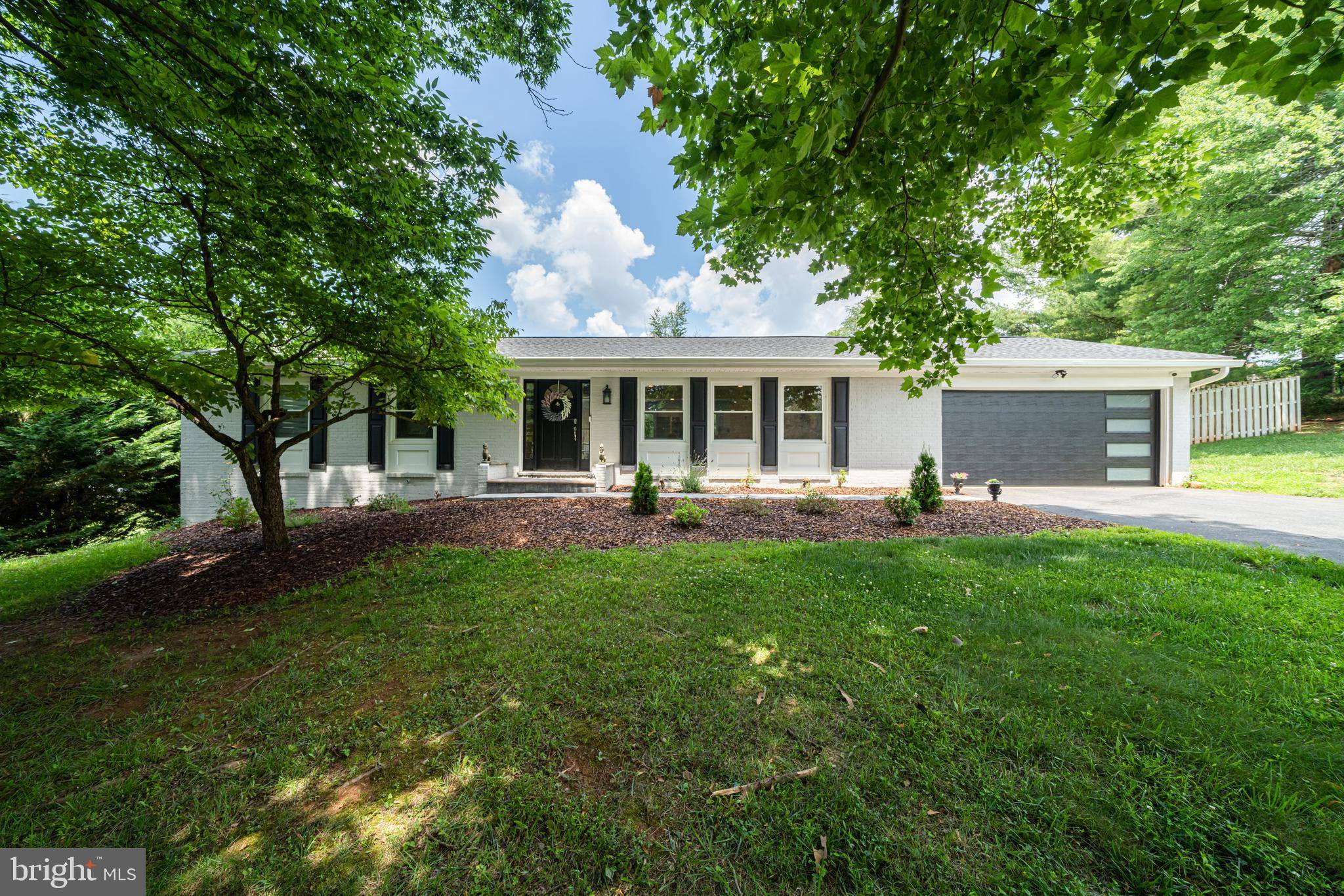 Haymarket, VA 20169,15694 CRESTVIEW LN