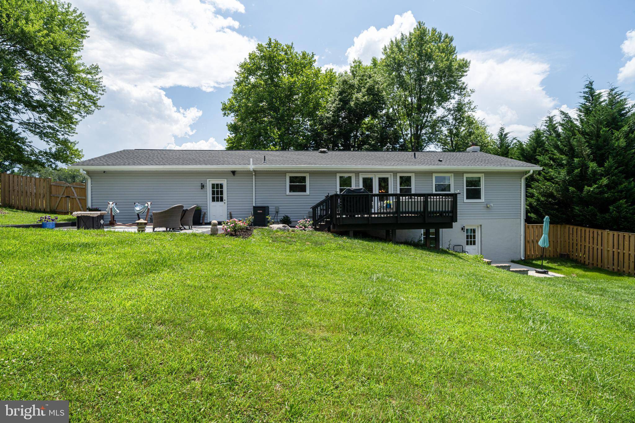 Haymarket, VA 20169,15694 CRESTVIEW LN