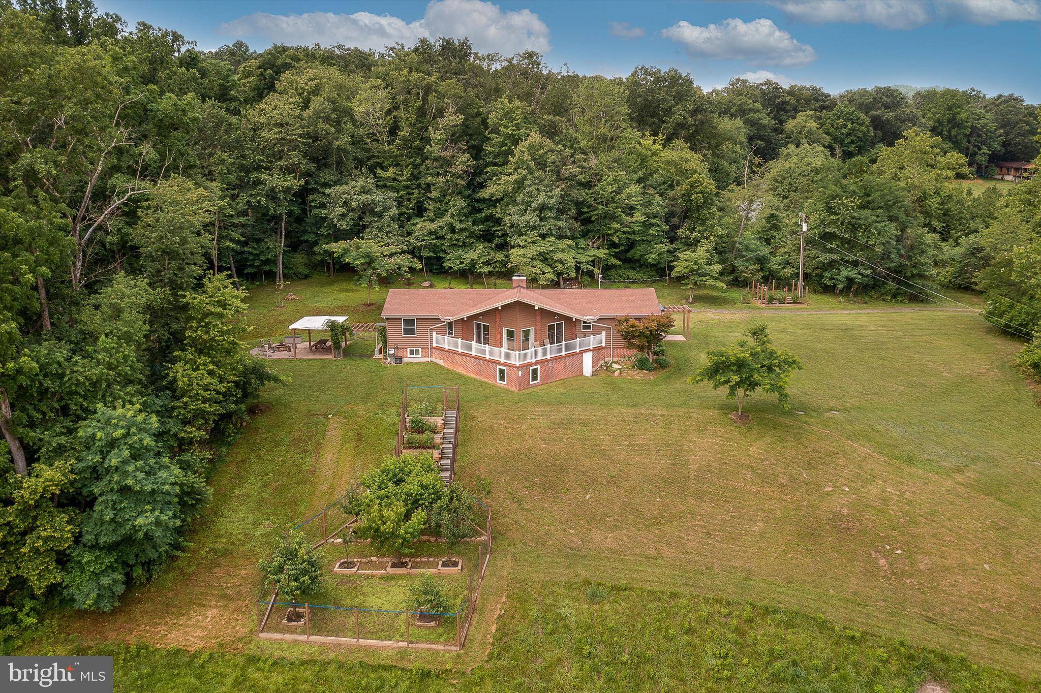 Great Cacapon, WV 25422,87 GOKEY LN