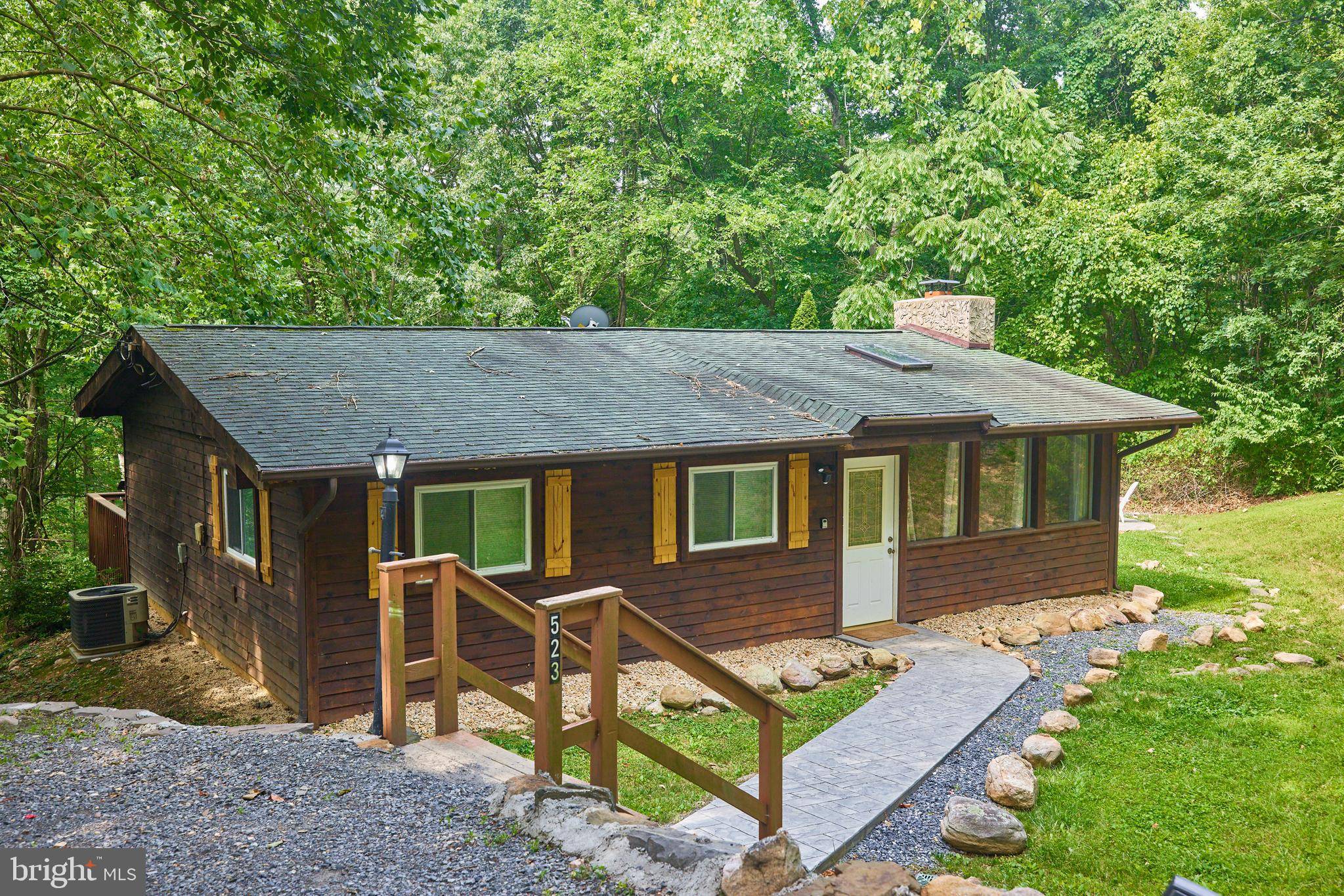 Luray, VA 22835,523 FOREST RD