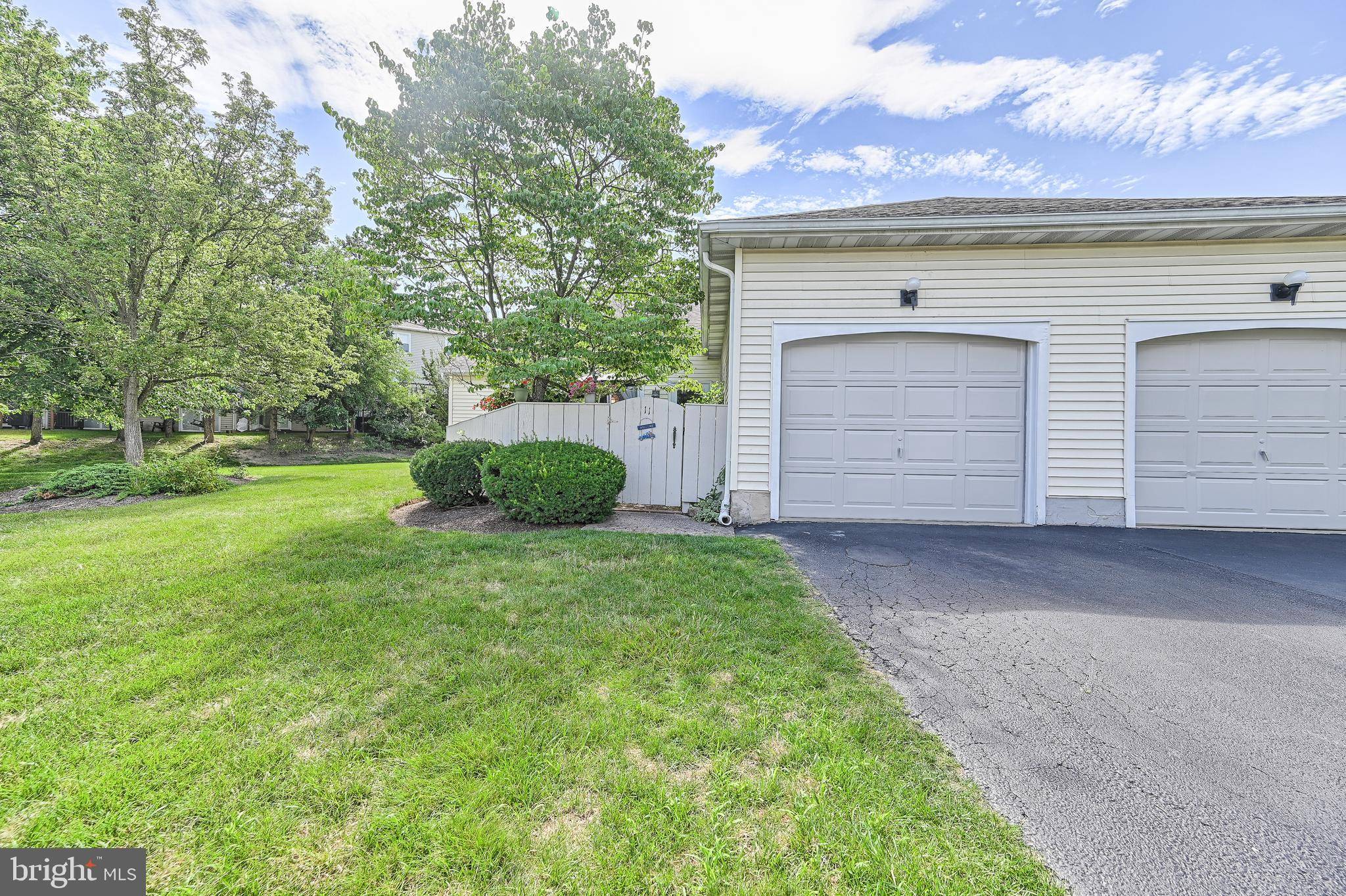 Lancaster, PA 17601,11 SPRING WALK CT