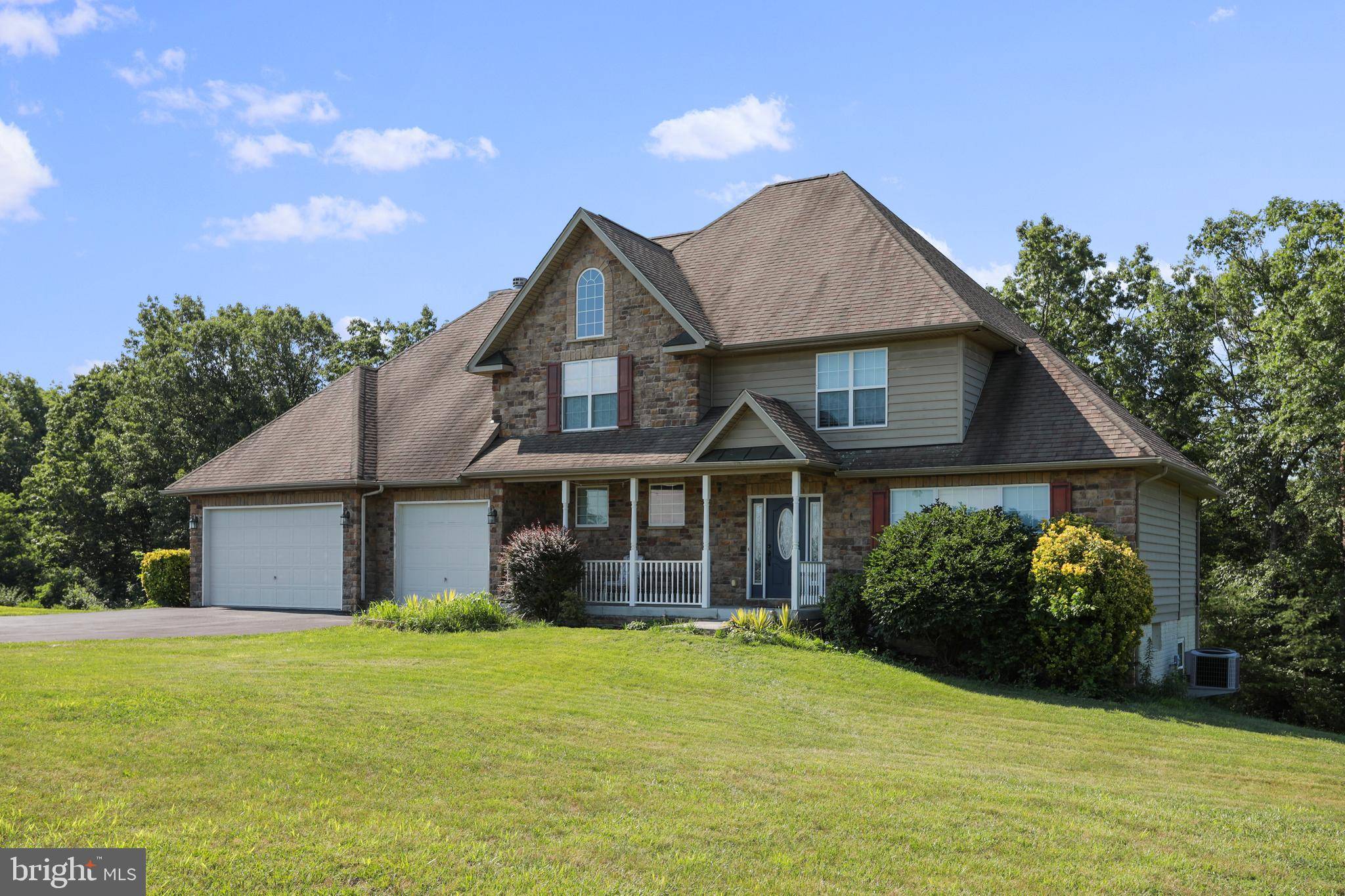 Hedgesville, WV 25427,535 FABLE RD