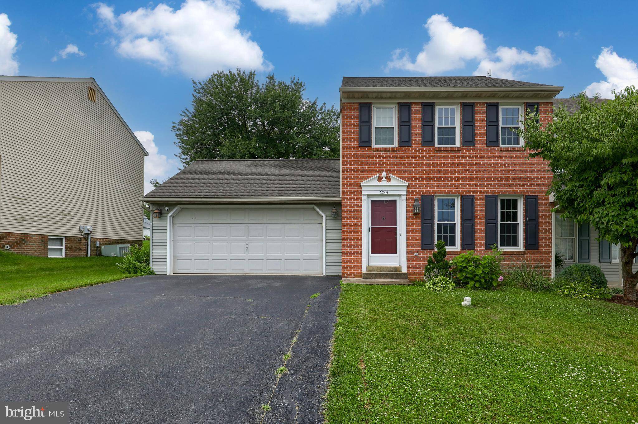 Leola, PA 17540,234 LEMON LN