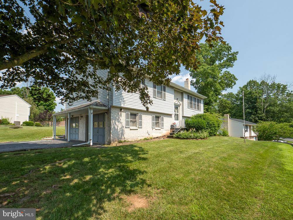 Douglassville, PA 19518,4 LILAC CT