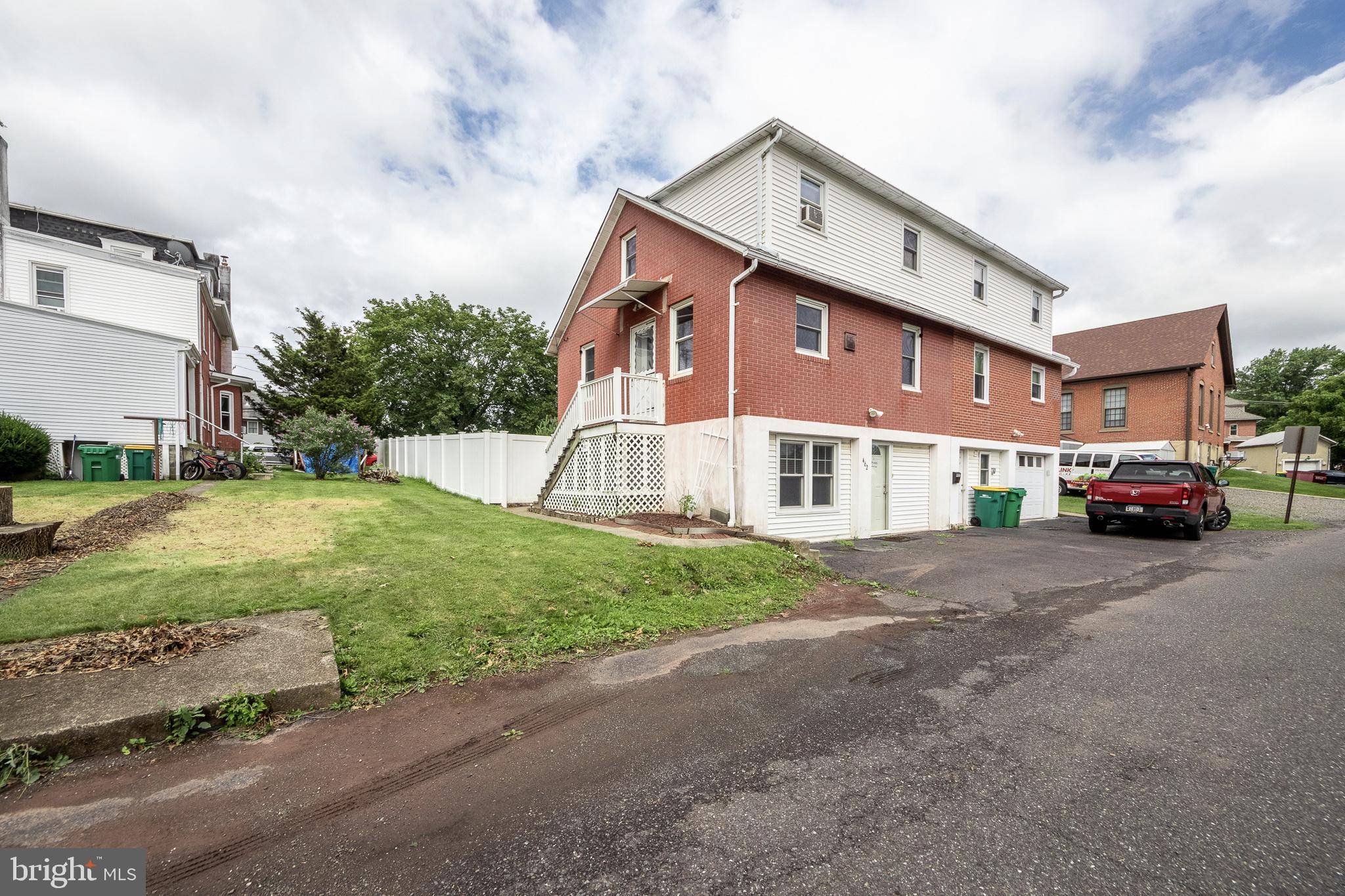 Pennsburg, PA 18073,462 PENN ST