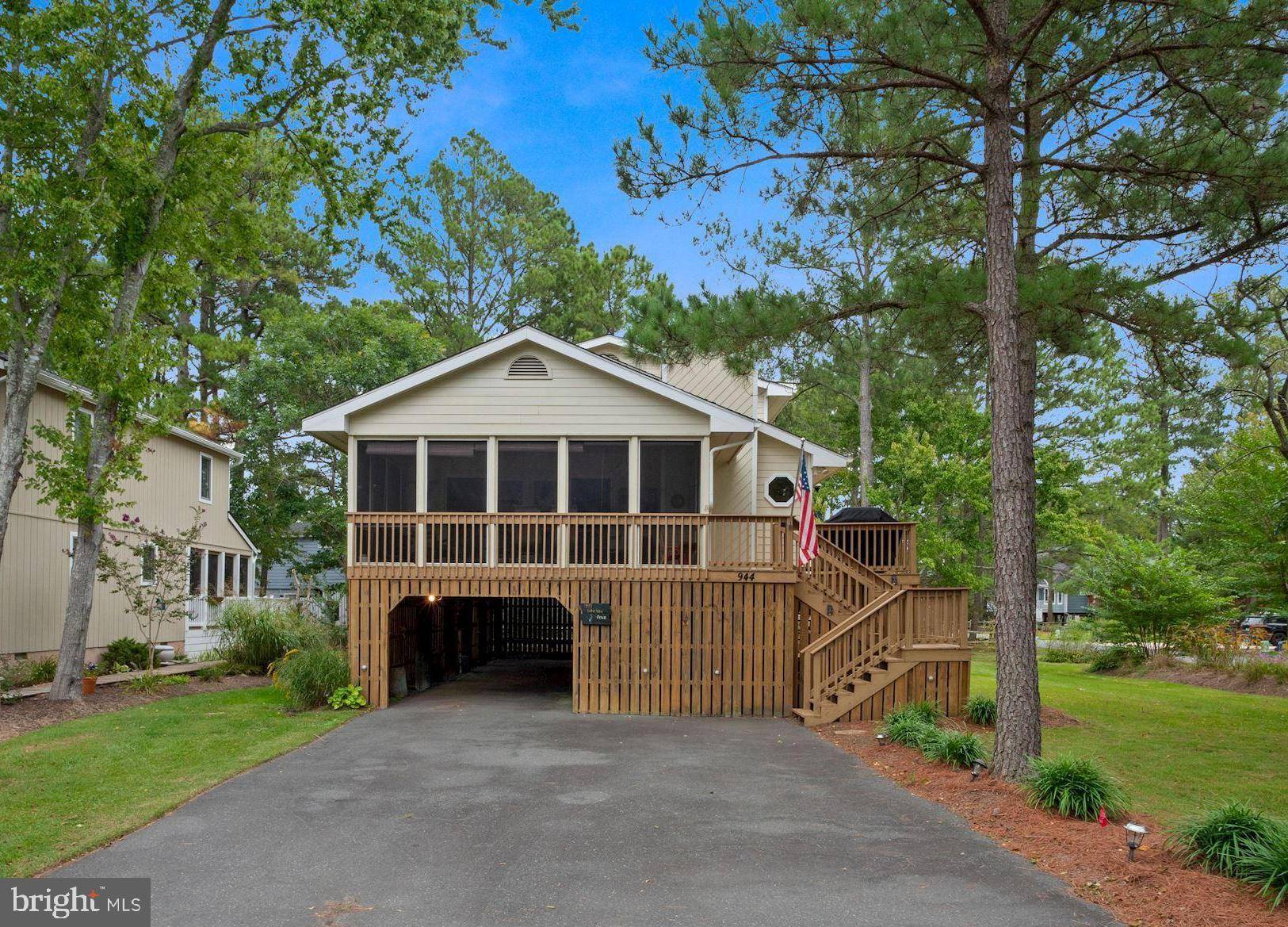 Bethany Beach, DE 19930,944 LAKE VIEW DR