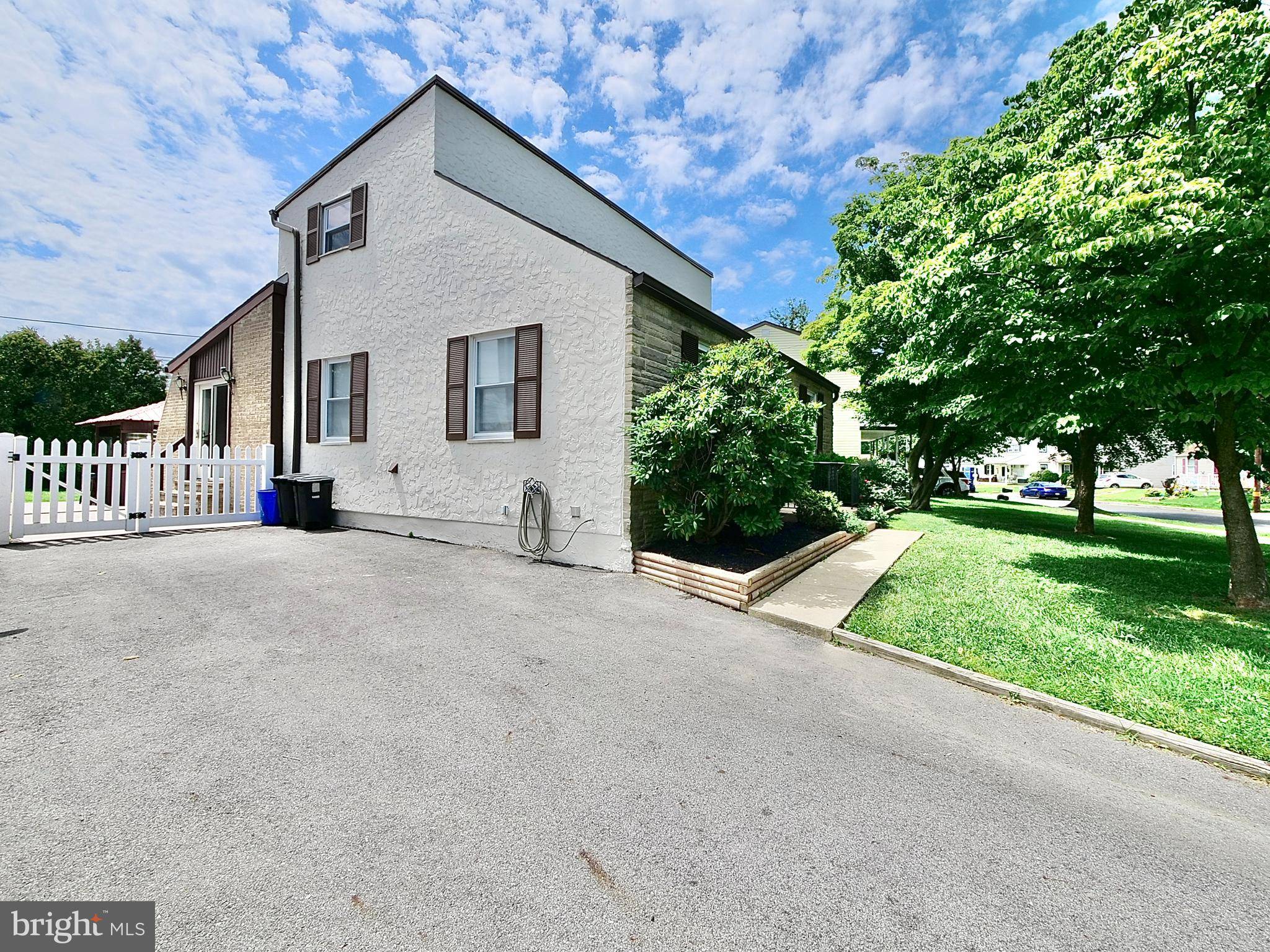 Norwood, PA 19074,316 W LOVE LN