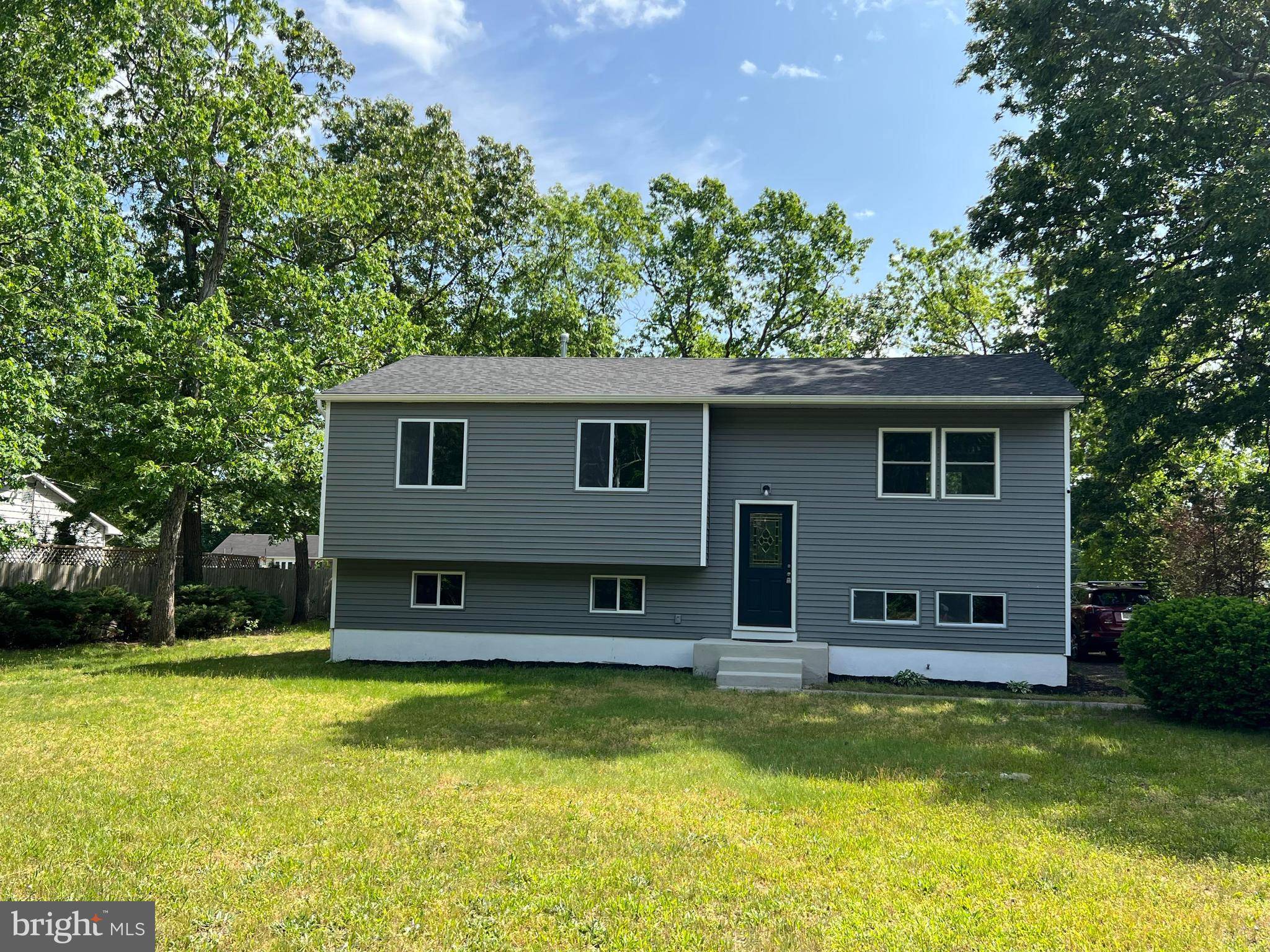 Elmer, NJ 08318,21 MAPLE SHADE LN