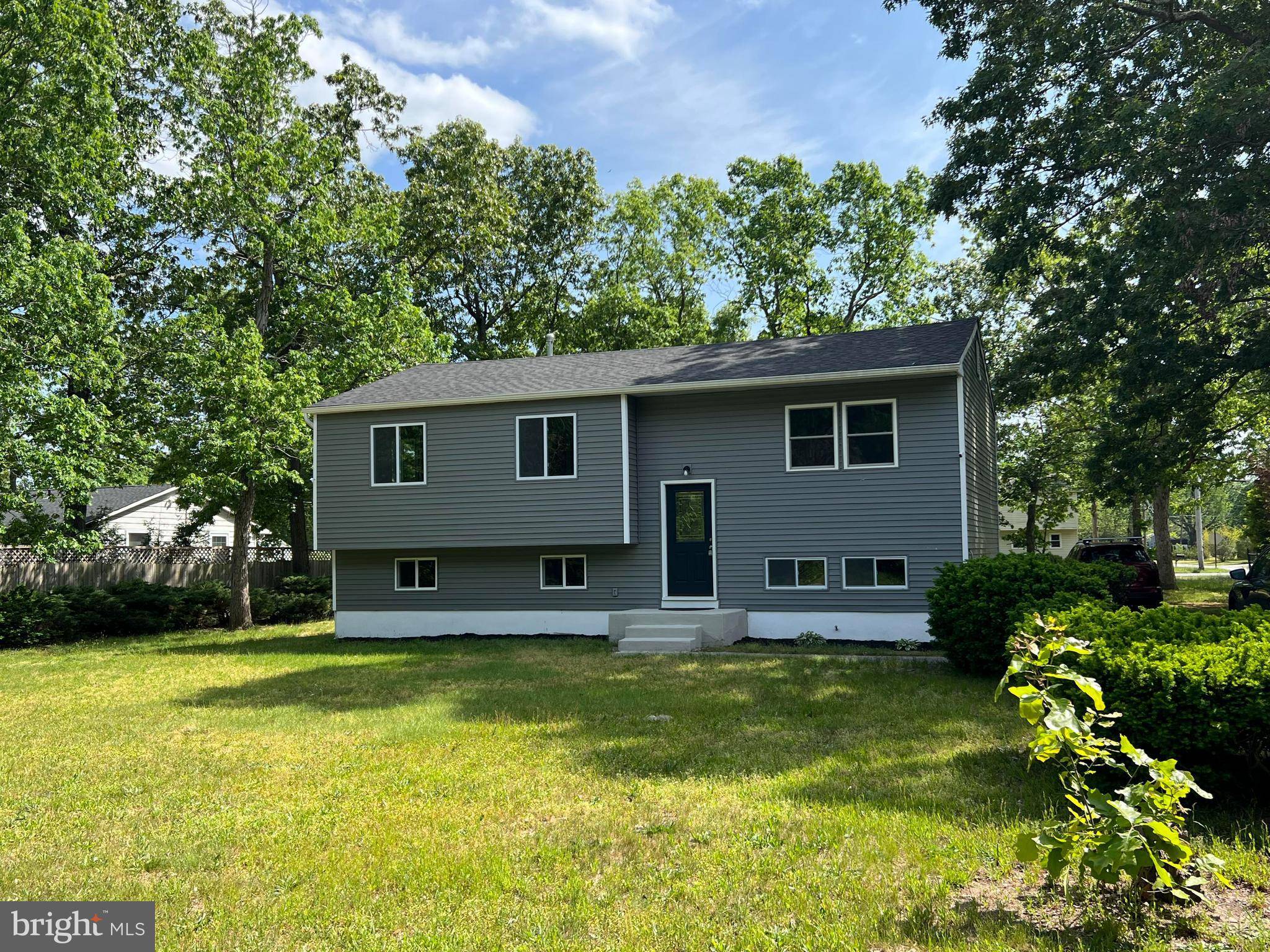 Elmer, NJ 08318,21 MAPLE SHADE LN