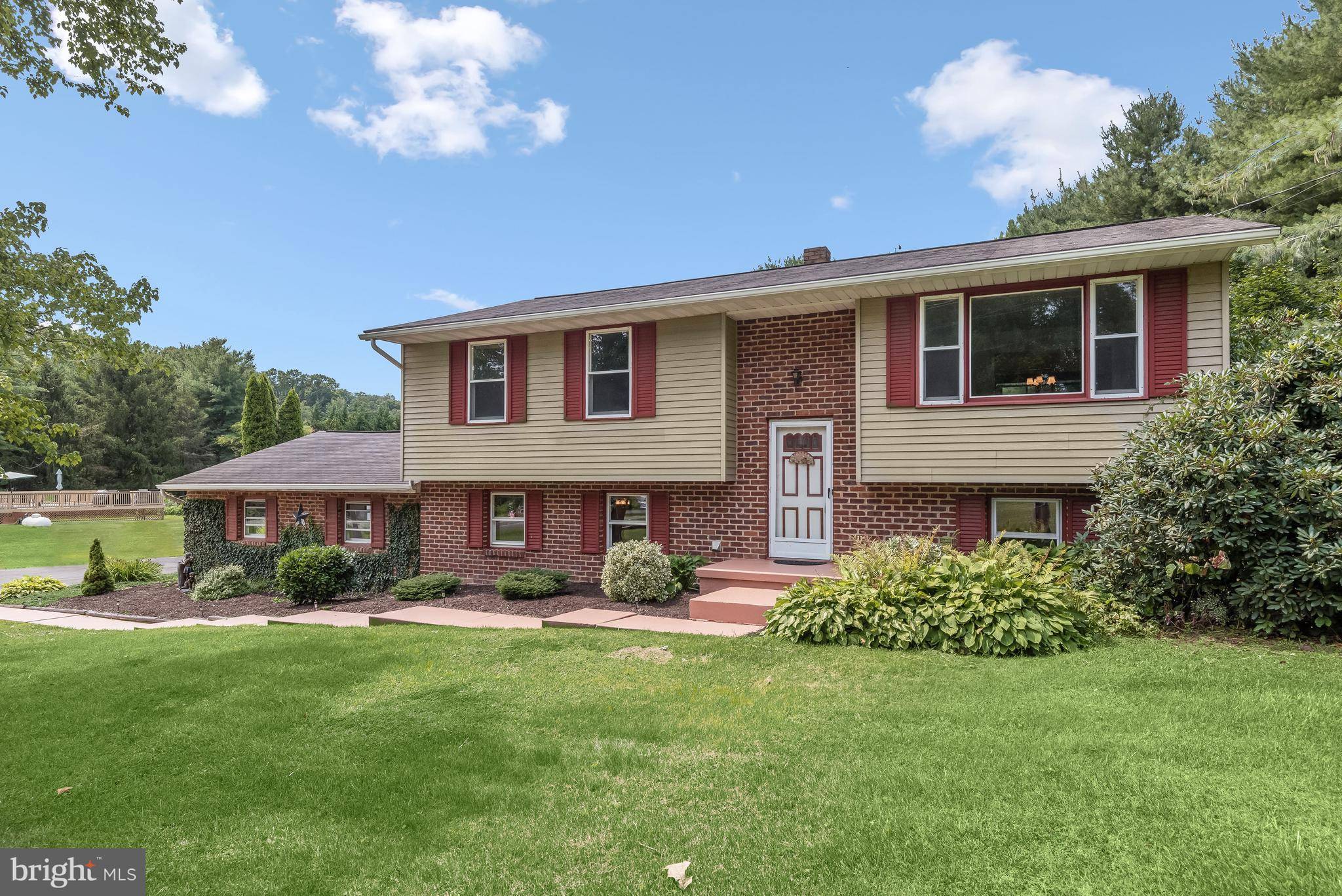 Spring Grove, PA 17362,948 S HILL TOP DR S