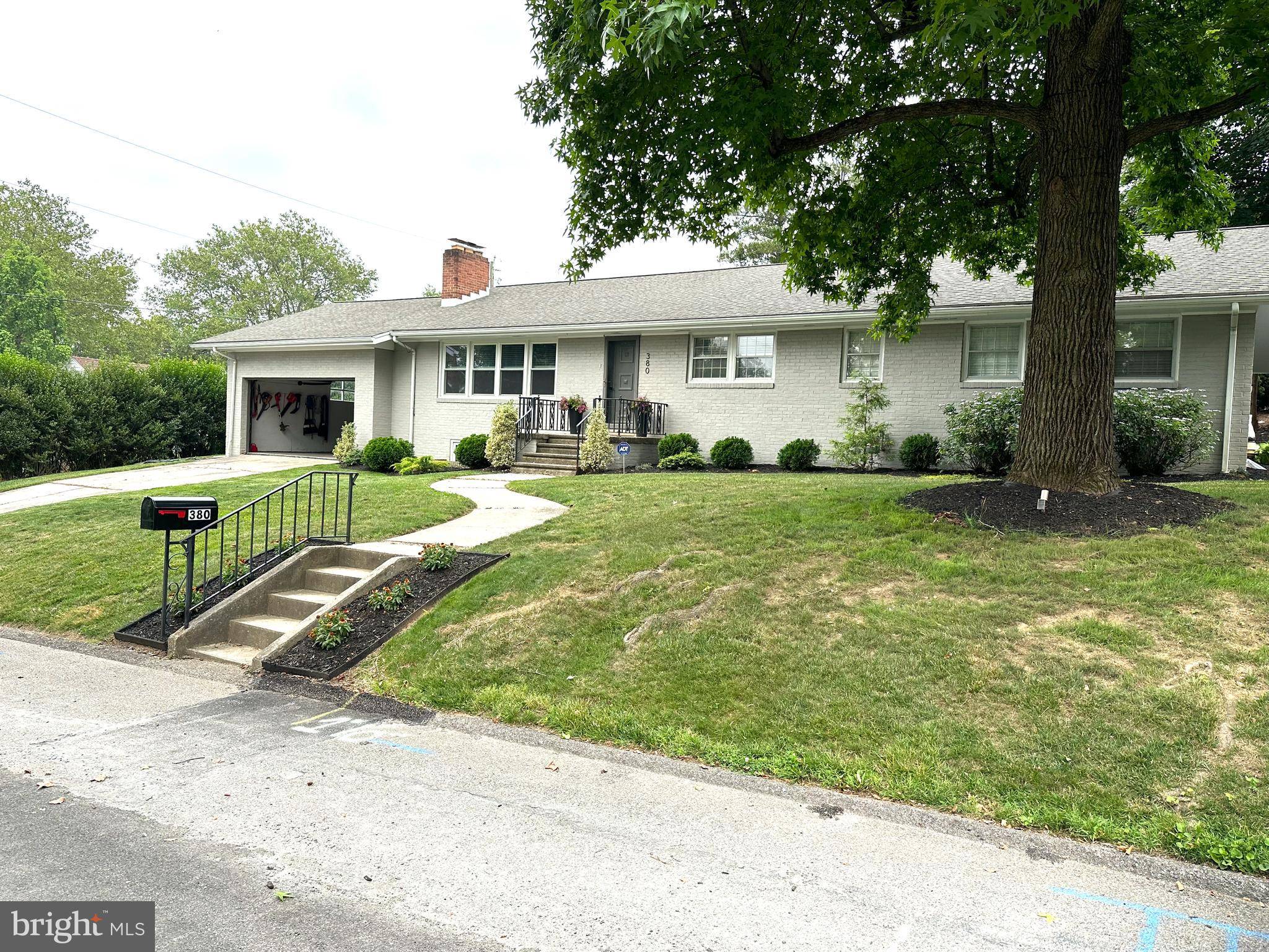 York, PA 17403,380 PINE HILL LN